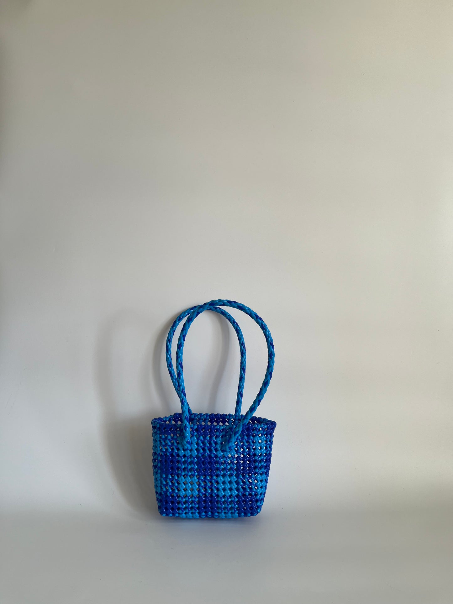 N°50XS - SAC CABAS TRESSÉ MAIN - MINI - bleu foncé & bleu clair