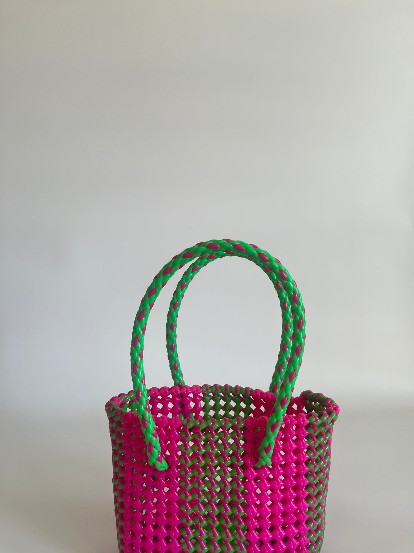 N°20XS bis - SAC CABAS TRESSÉ MAIN - MINI - rose fluo & vert fluo