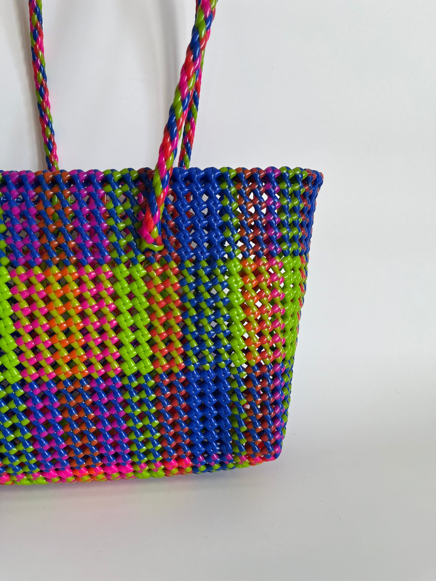 N°472M - SAC CABAS TRESSÉ MAIN - MOYEN - multicolors