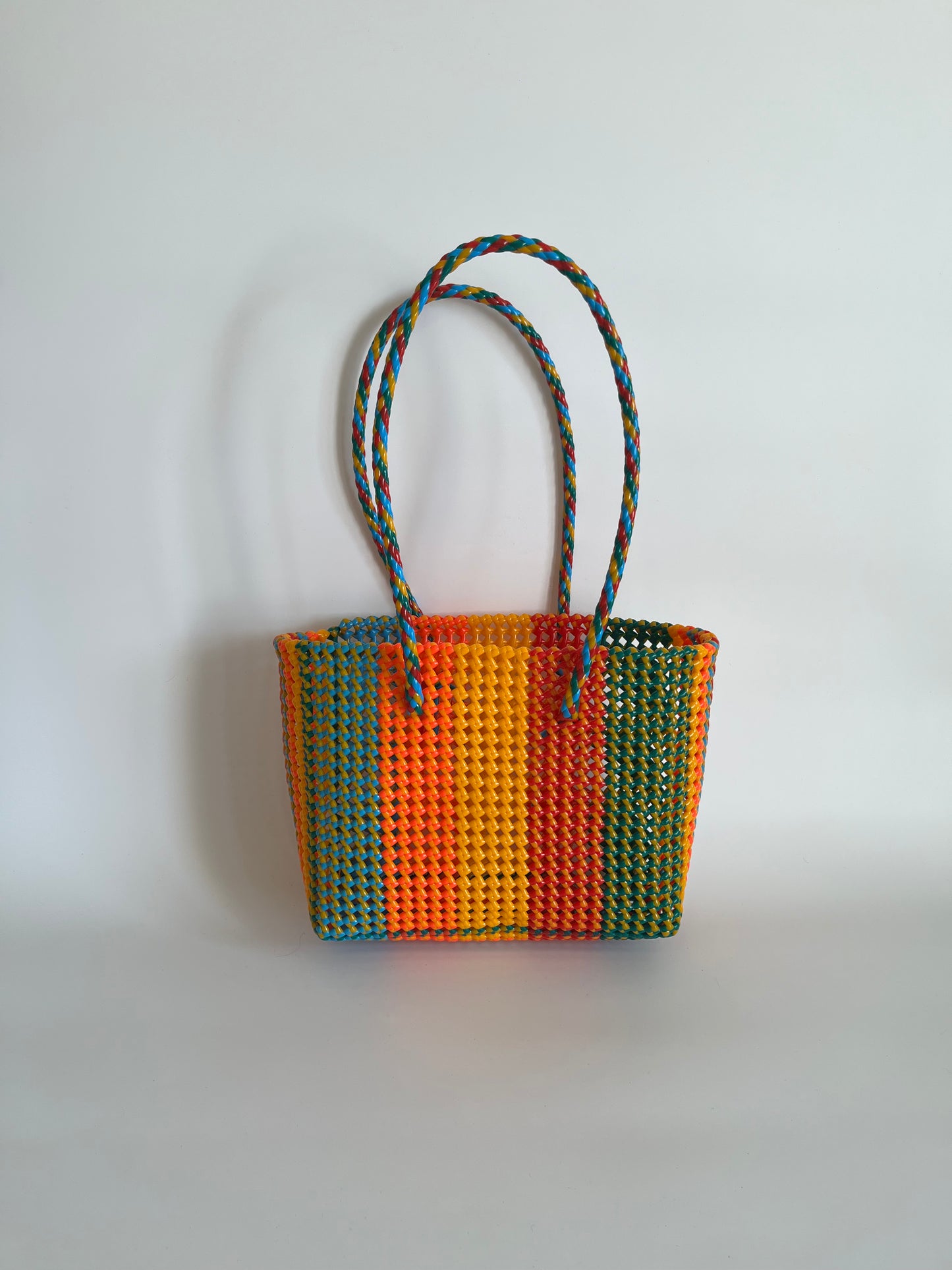 N°469M - SAC CABAS TRESSÉ MAIN - MOYEN - multicolors