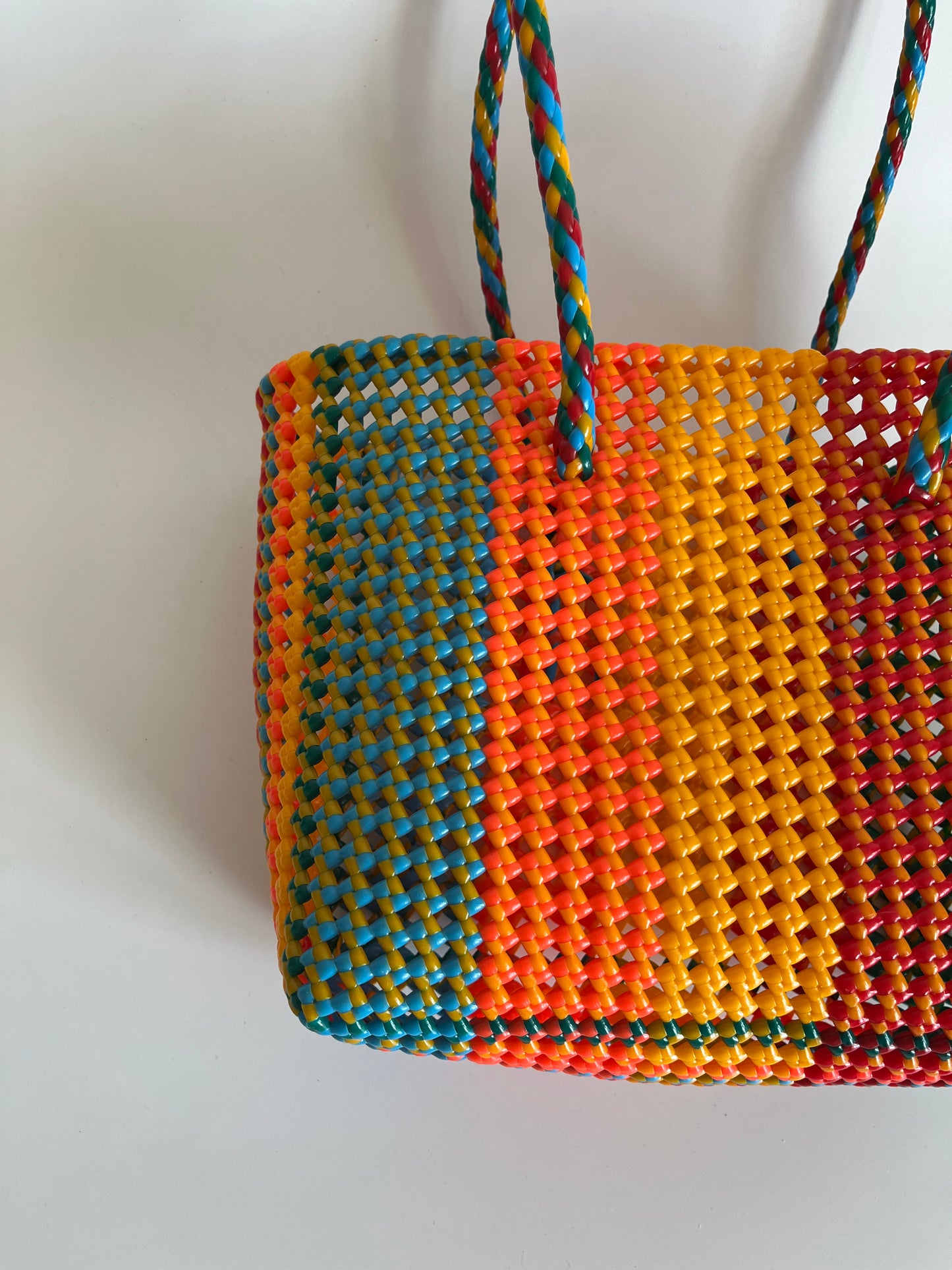 N°469M - SAC CABAS TRESSÉ MAIN - MOYEN - multicolors