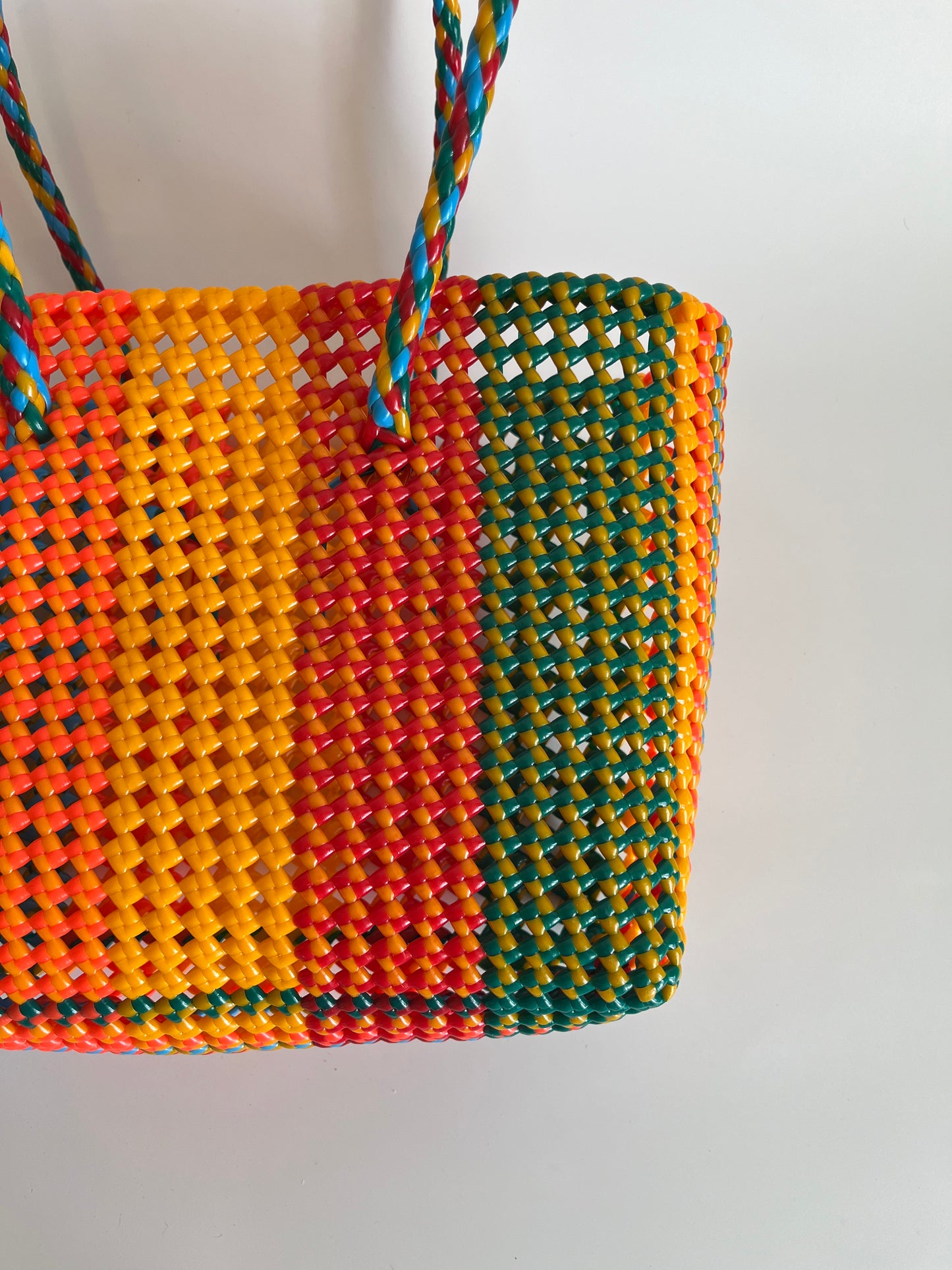 N°469M - SAC CABAS TRESSÉ MAIN - MOYEN - multicolors
