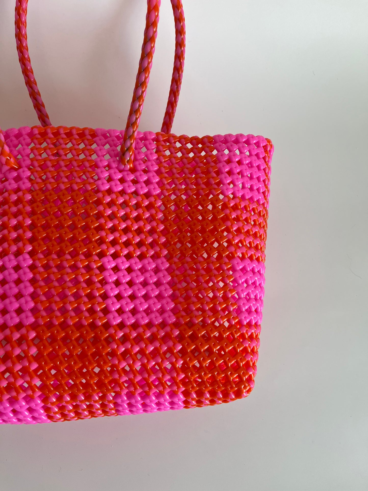 N°12M - SAC CABAS TRESSÉ MAIN - MOYEN - rose clair & rouge
