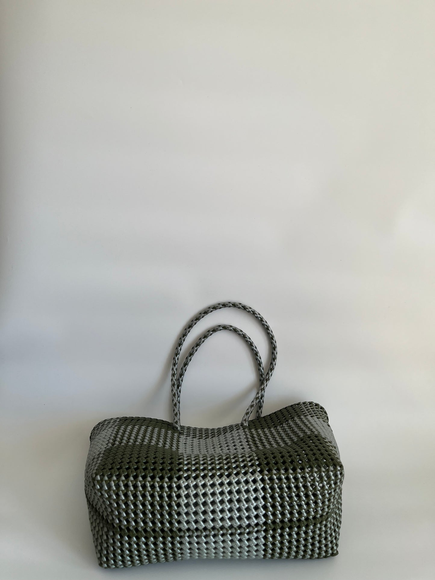 N°208L - SAC PANIER TRESSÉ MAIN - GRAND - kaki & argenté