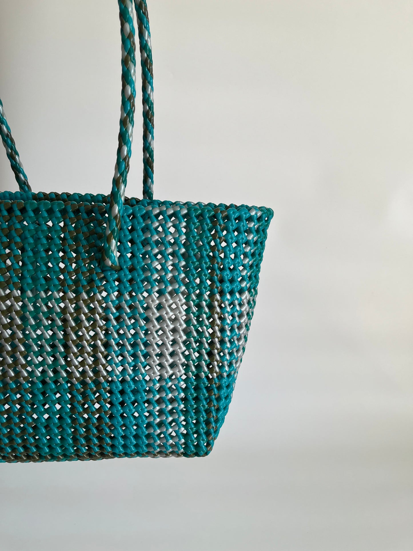 N°501M - SAC CABAS TRESSÉ MAIN - MOYEN - multicolors