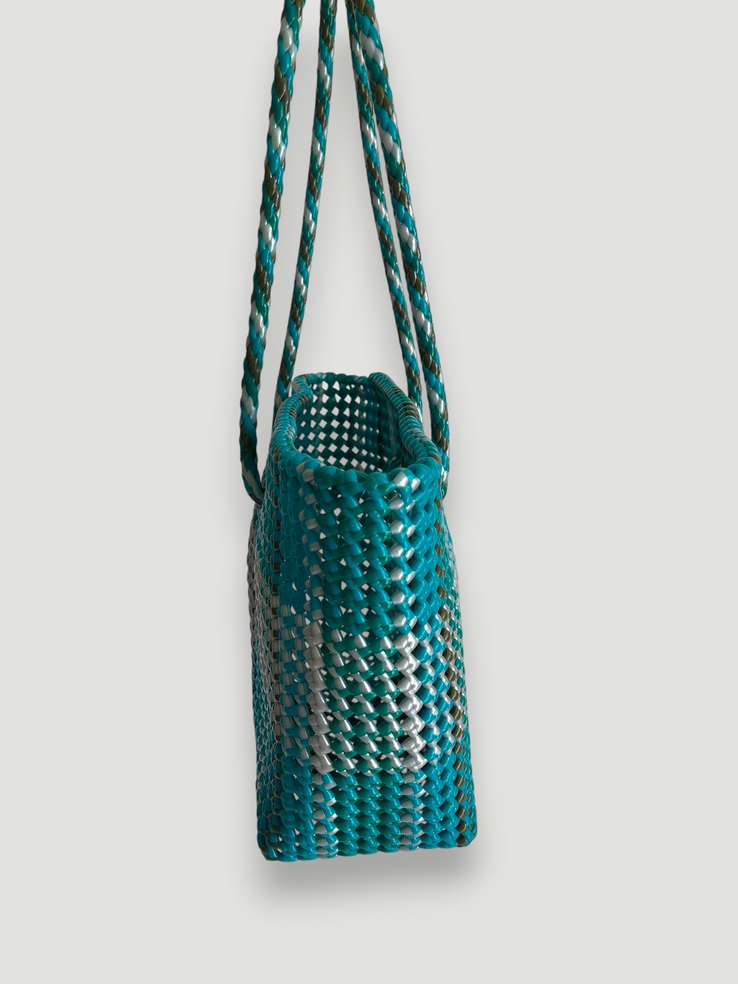 N°501M - SAC PANIER TRESSÉ MAIN - MOYEN - multicolors