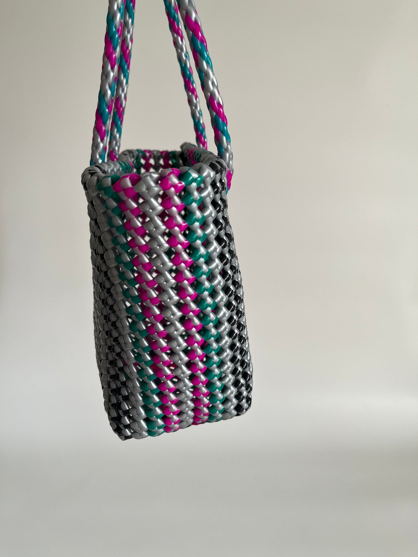 N°508S bis - SAC PANIER TRESSÉ MAIN - PETIT - multicolors