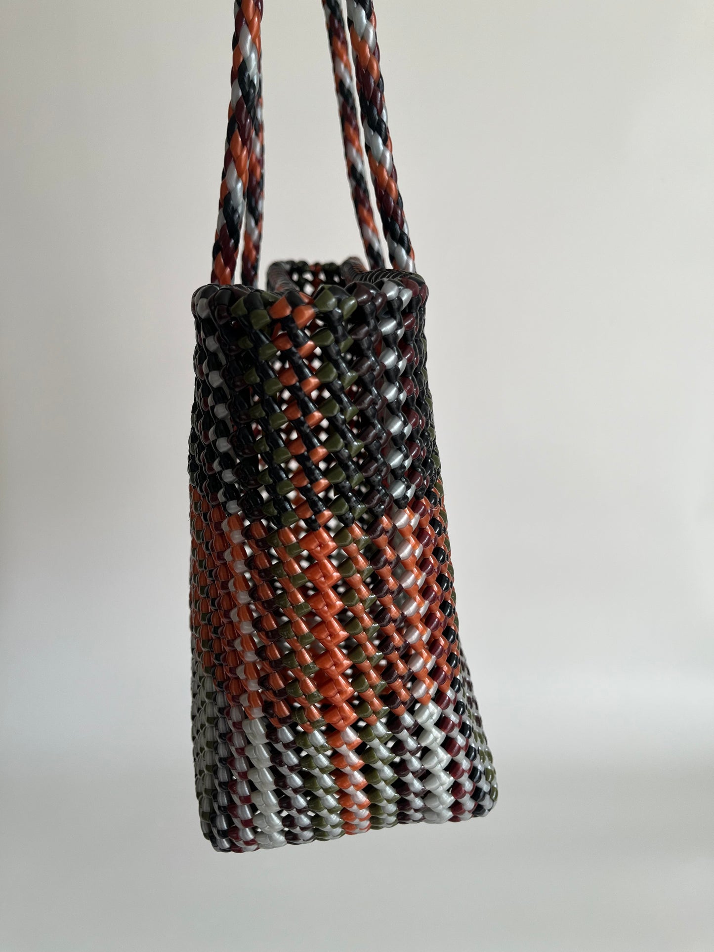 N°513M - SAC PANIER TRESSÉ MAIN - MOYEN - multicolors