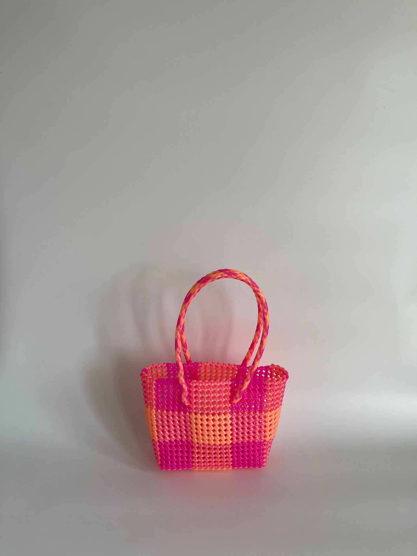 N°512S - SAC CABAS TRESSÉ MAIN - PETIT - orange métallique & rose fluo glacé
