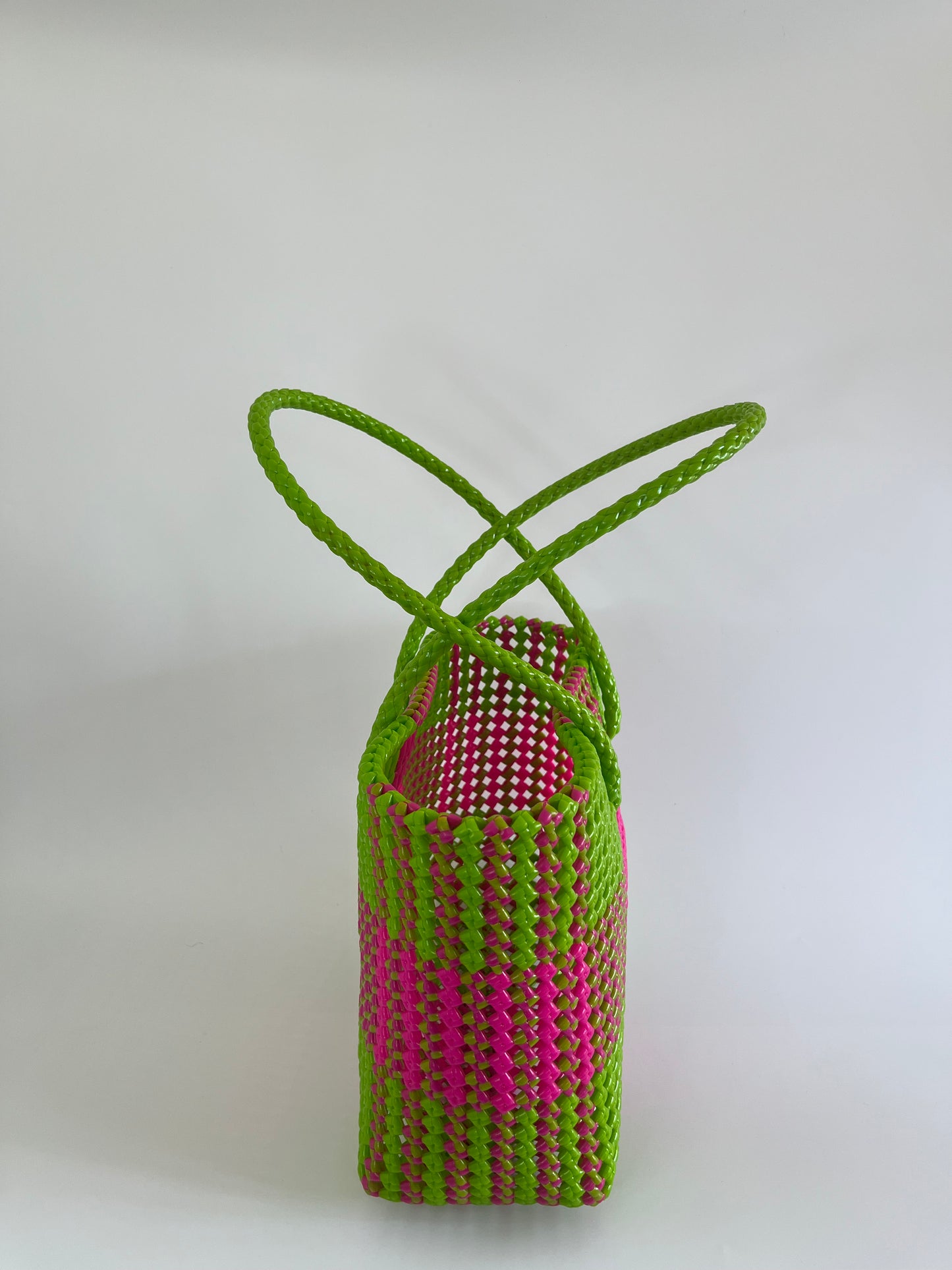 N°118M - SAC CABAS TRESSÉ MAIN - MOYEN - vert clair & rose fluo