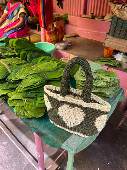 N°1SC - SAC PANIER CROCHET COEUR XS - MINI - vert kaki & écru