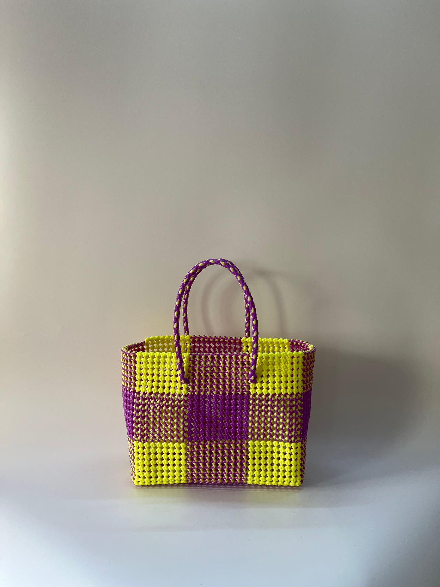 N°7L - SAC CABAS TRESSÉ MAIN - GRAND - jaune fluo & violet