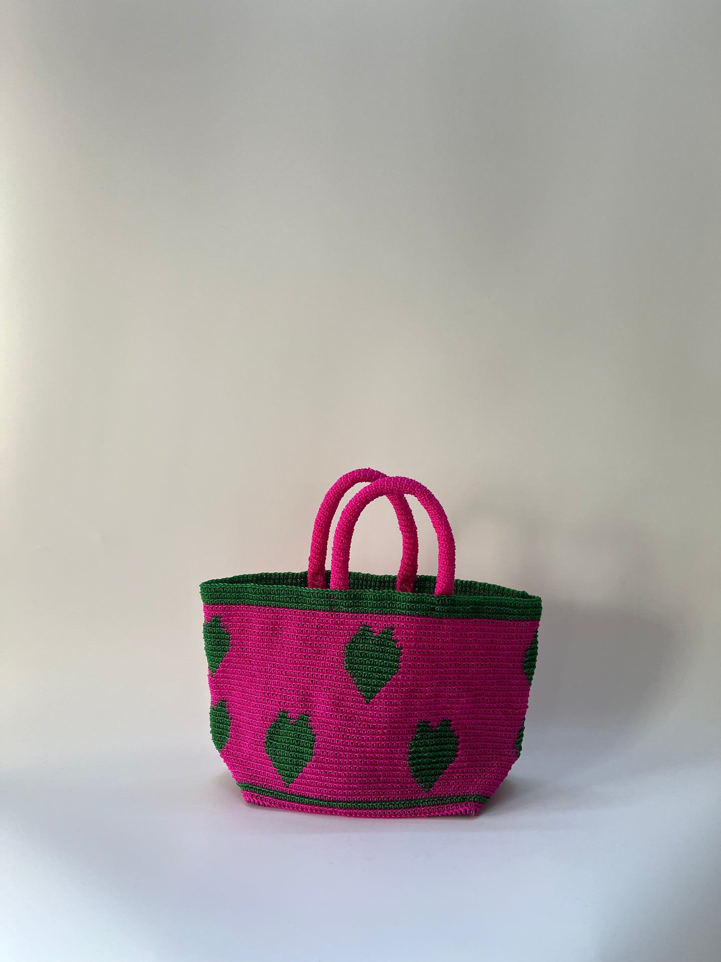 N°10SC - SAC CROCHET COEUR M - MOYEN - rose fluo & vert