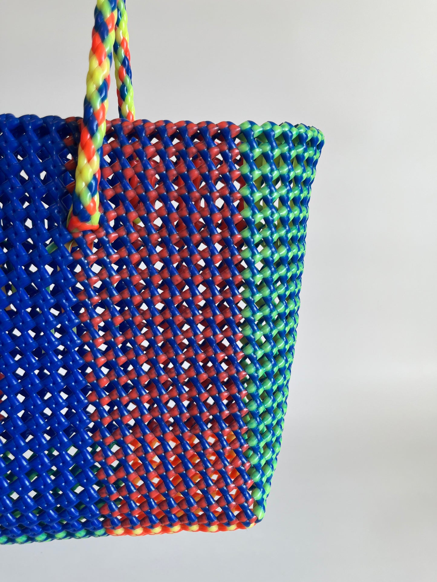 N°396M - SAC CABAS TRESSÉ MAIN - MOYEN - multicolors