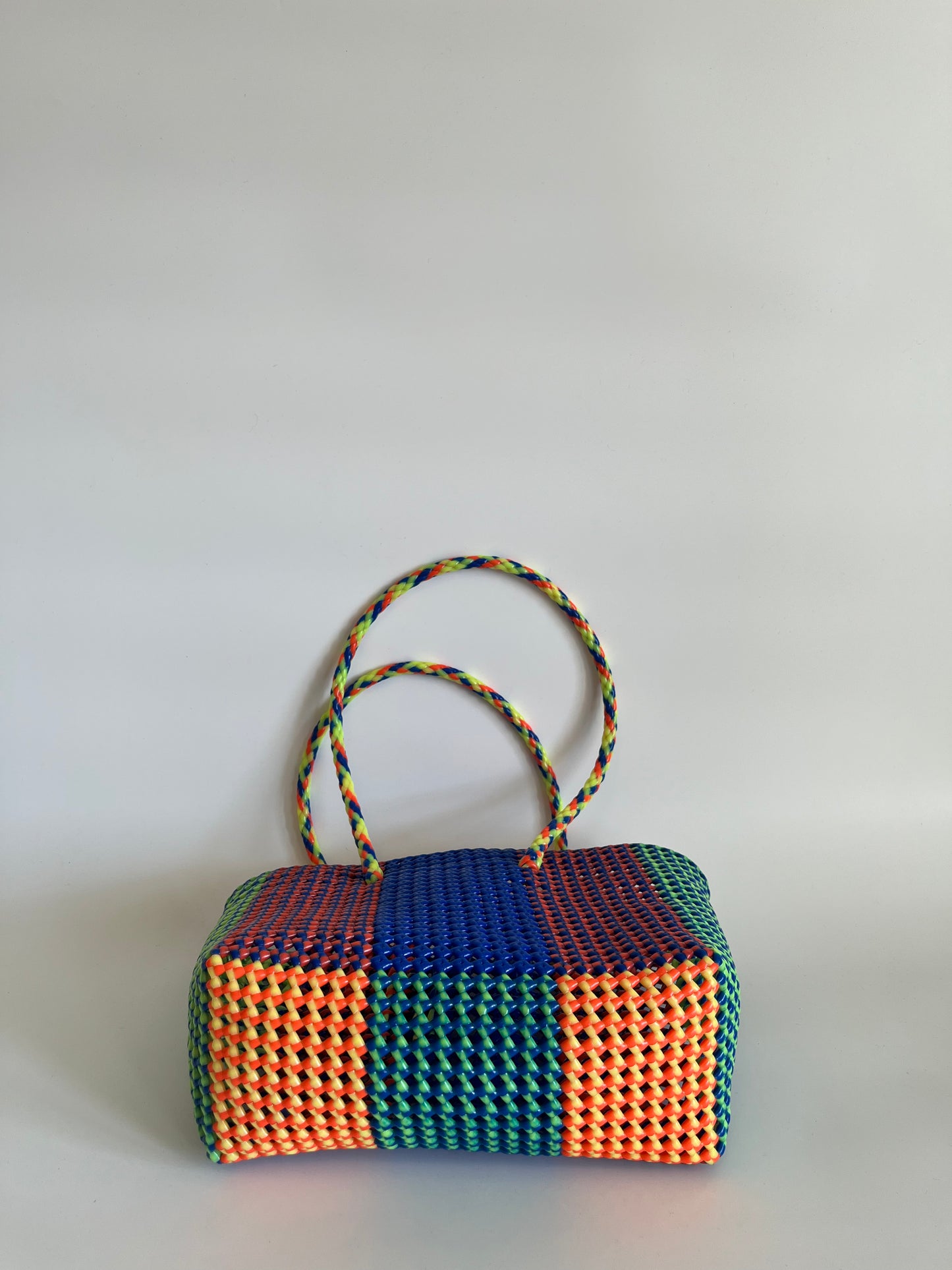 N°396M - SAC CABAS TRESSÉ MAIN - MOYEN - multicolors