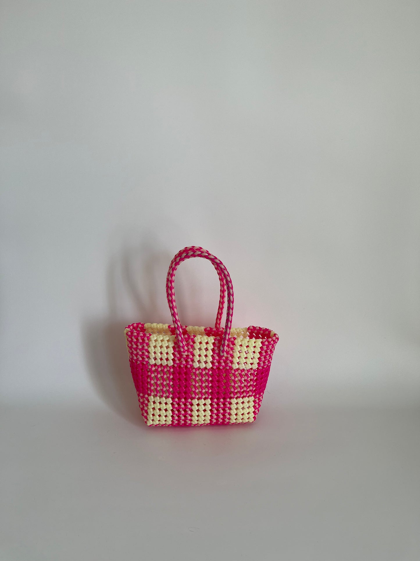 N°108S bis - SAC CABAS TRESSÉ MAIN - PETIT - rose fluo & écru