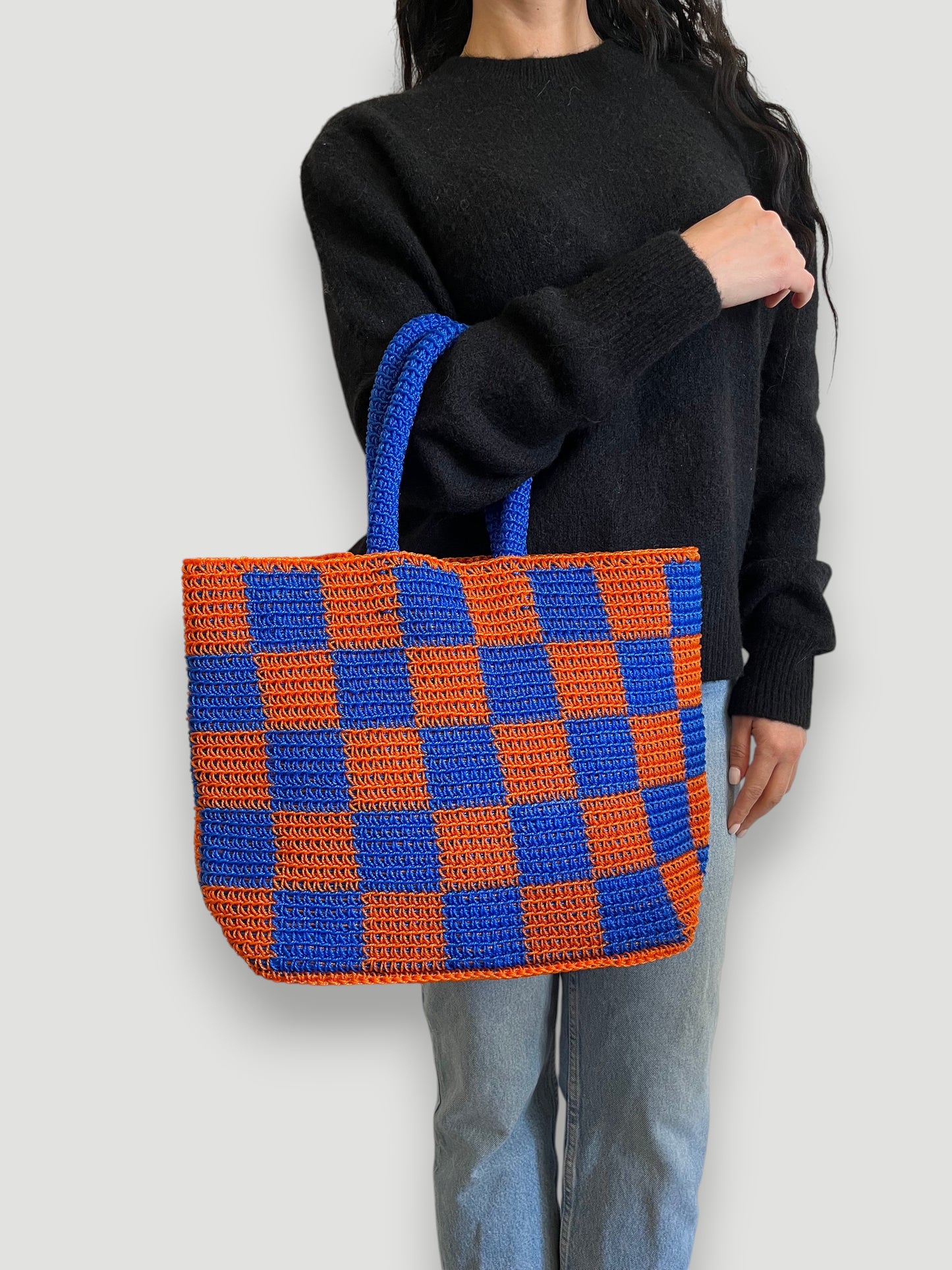N°7SC - SAC PANIER CROCHET DAMIER L - GRAND - bleu foncé & orange