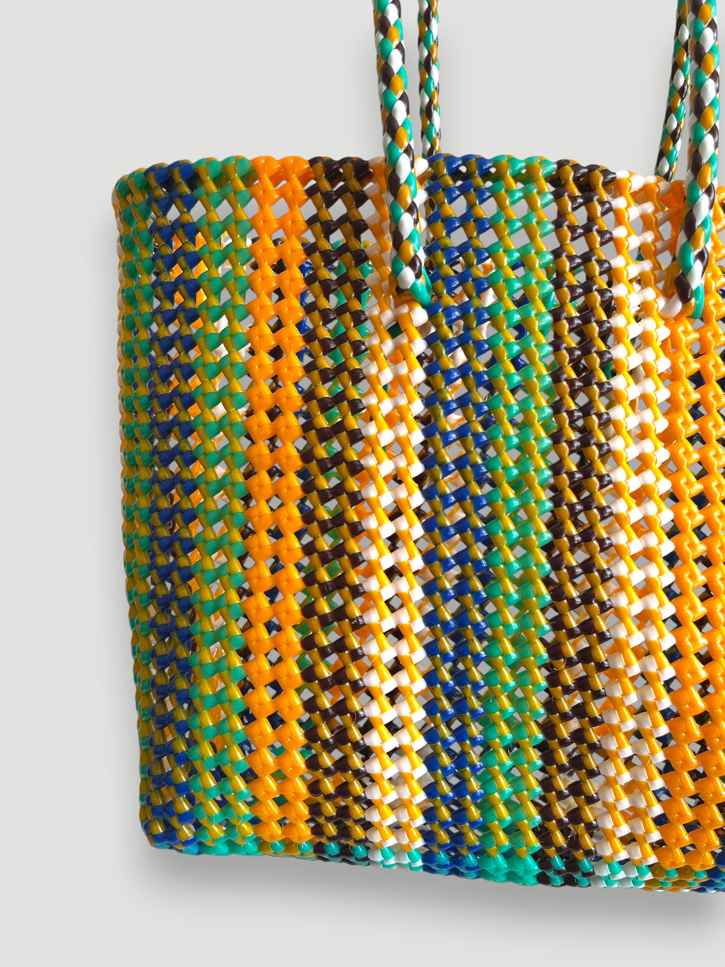 N°421L - SAC PANIER TRESSÉ MAIN - GRAND - multicolors