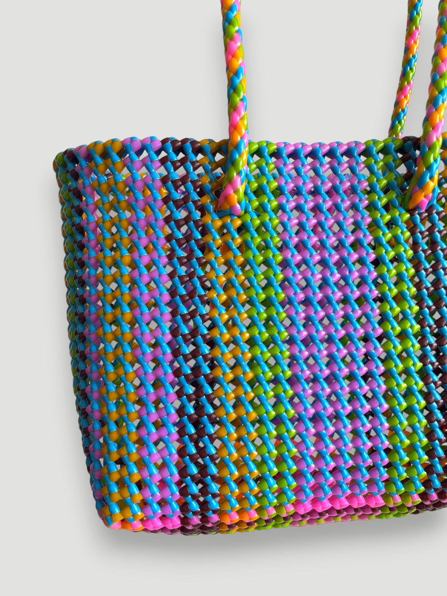 N°445M - SAC PANIER TRESSÉ MAIN - MOYEN - multicolors