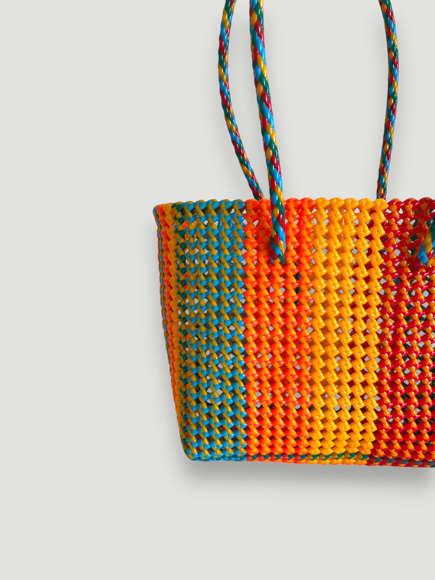 N°469M - SAC PANIER TRESSÉ MAIN - MOYEN - multicolors