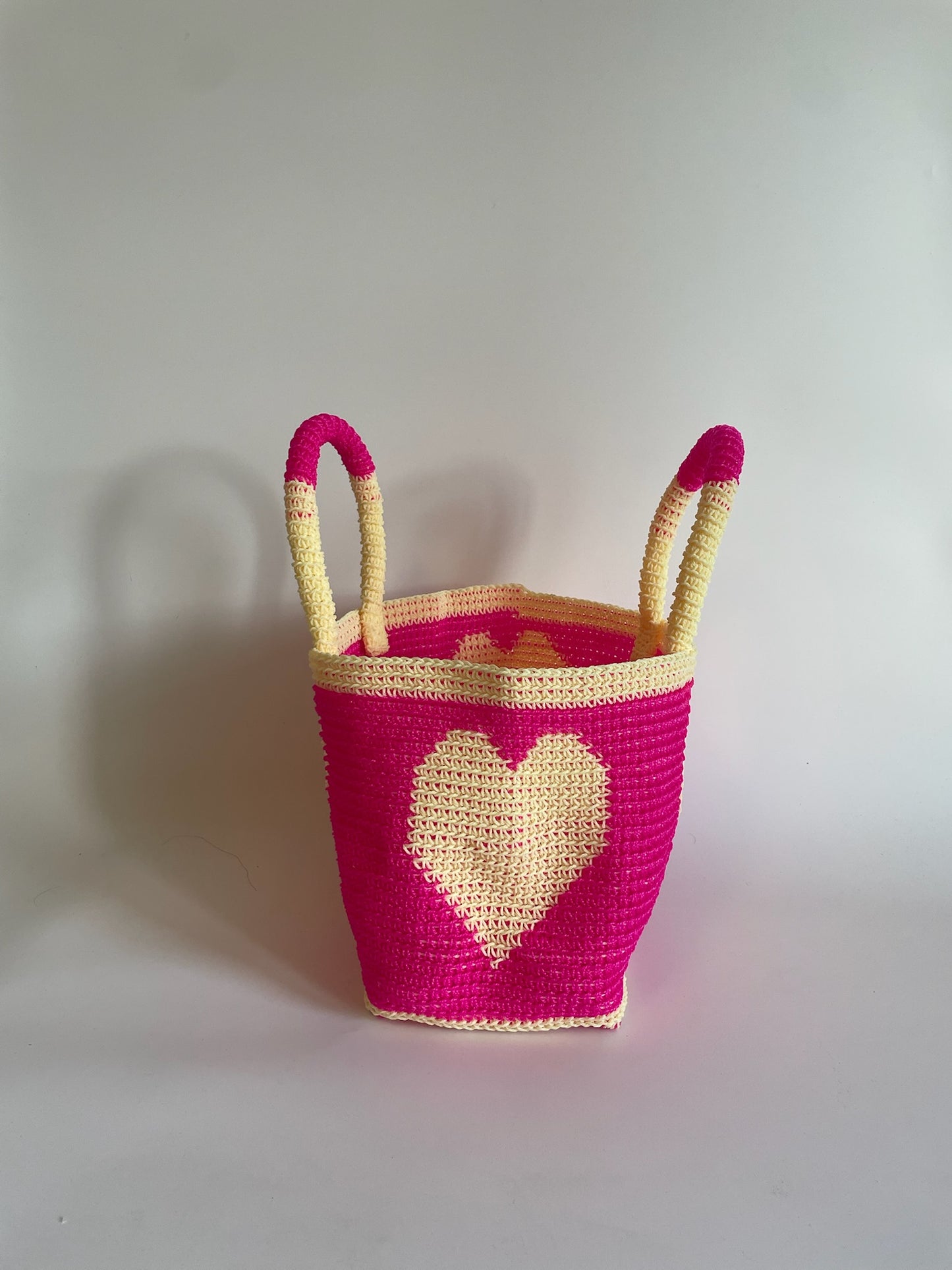 N°27SC - SAC CROCHET COEUR S - PETIT - rose fluo & crème