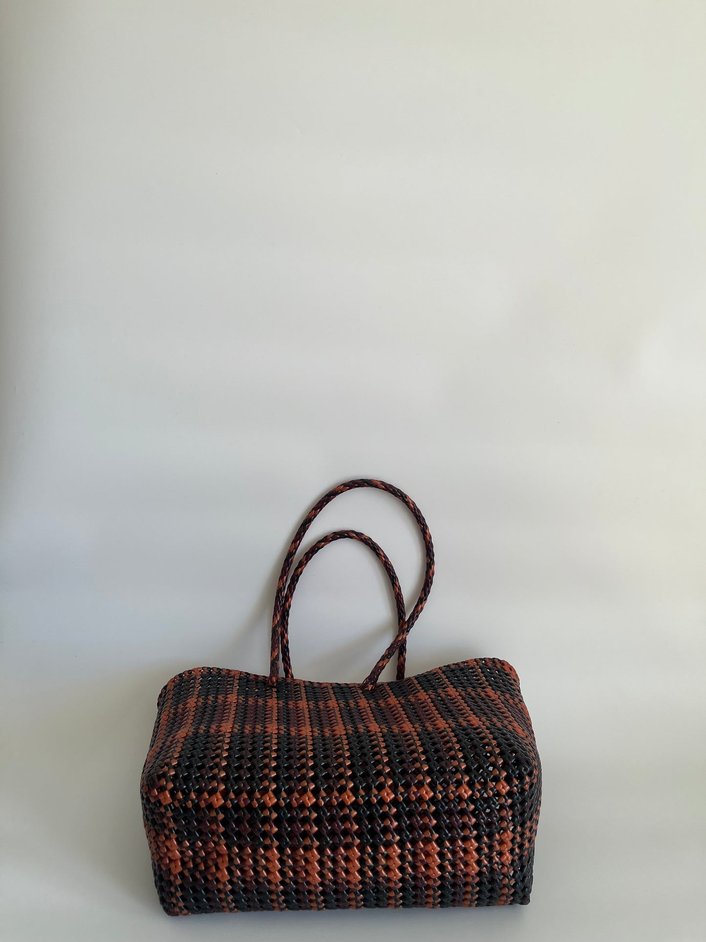 N°495L - SAC PANIER TRESSÉ MAIN - GRAND - multicolors