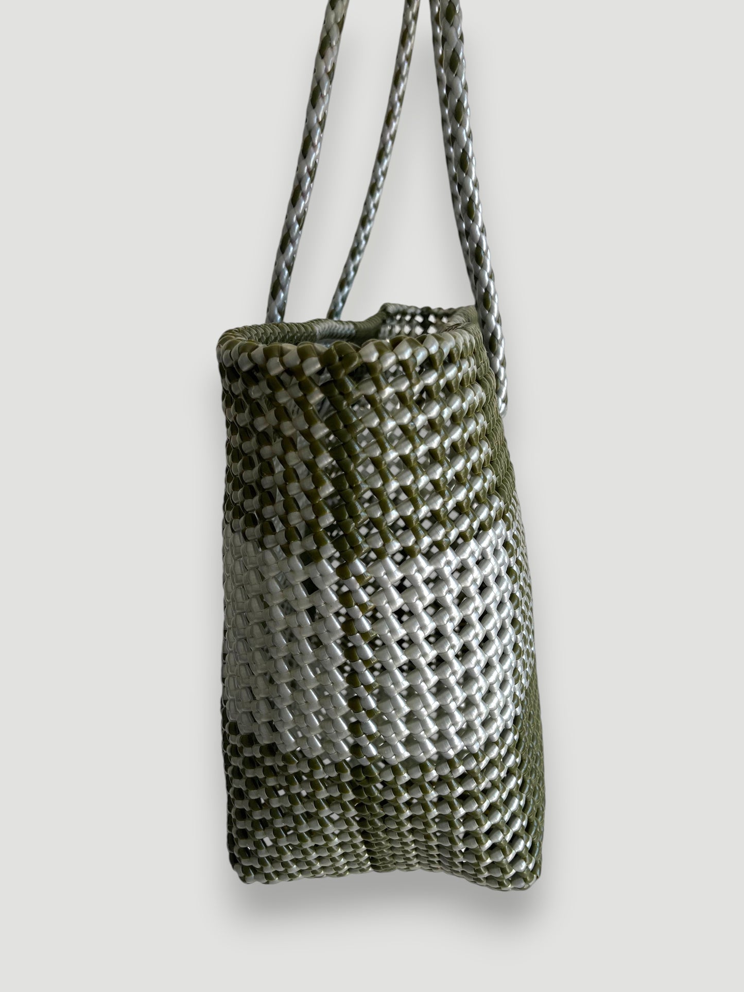 N°208L bis - SAC PANIER TRESSÉ MAIN - GRAND - kaki & argenté