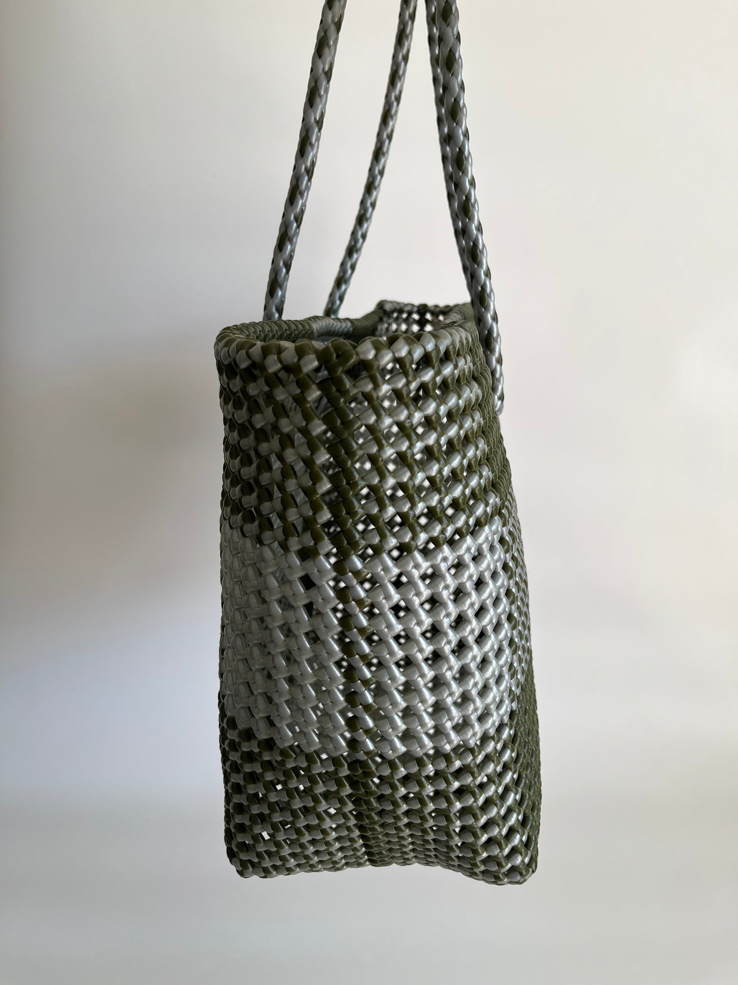 N°208L - SAC PANIER TRESSÉ MAIN - GRAND - kaki & argenté