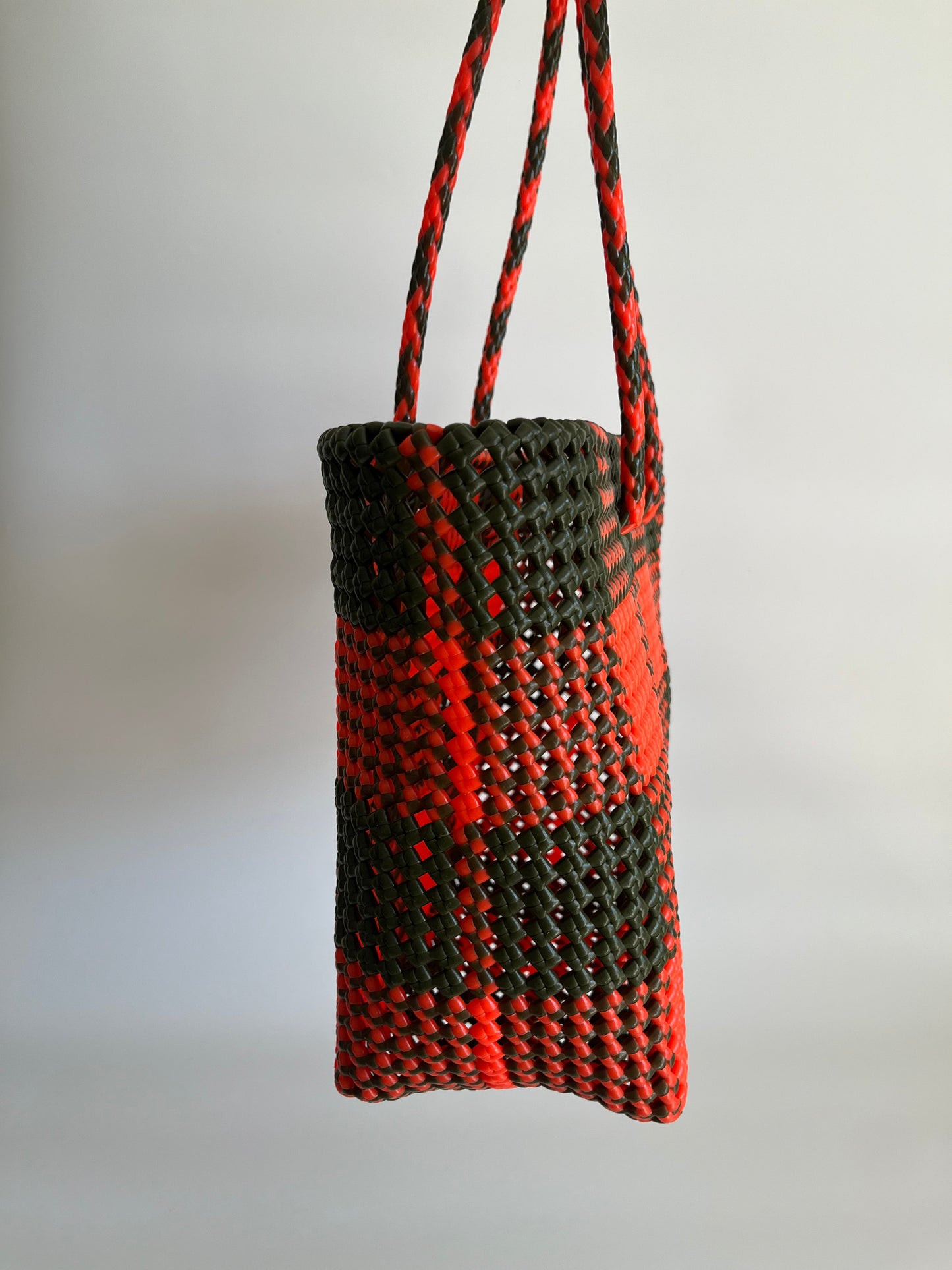 No. 496L - Hand-woven basket bag - large - khaki &amp; fluorescent orange