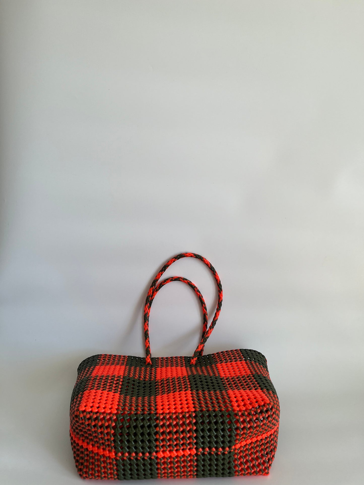 No. 496L - Hand-woven basket bag - large - khaki &amp; fluorescent orange