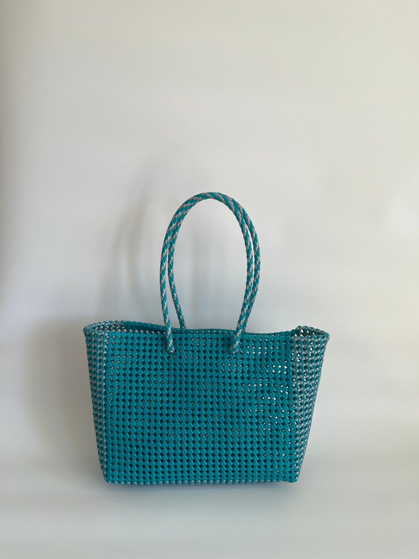 N°497L - SAC PANIER TRESSÉ MAIN - GRAND - turquoise & argenté
