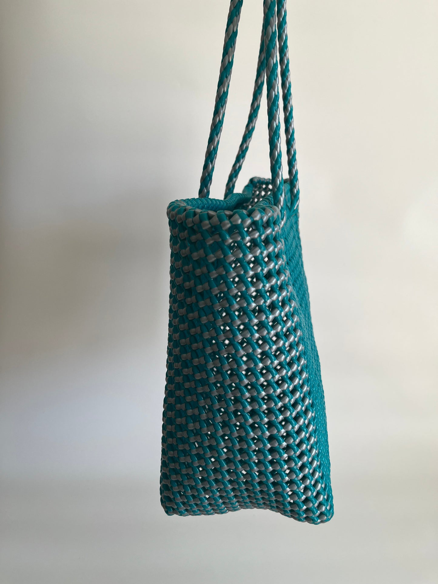 N°497L - SAC PANIER TRESSÉ MAIN - GRAND - turquoise & argenté