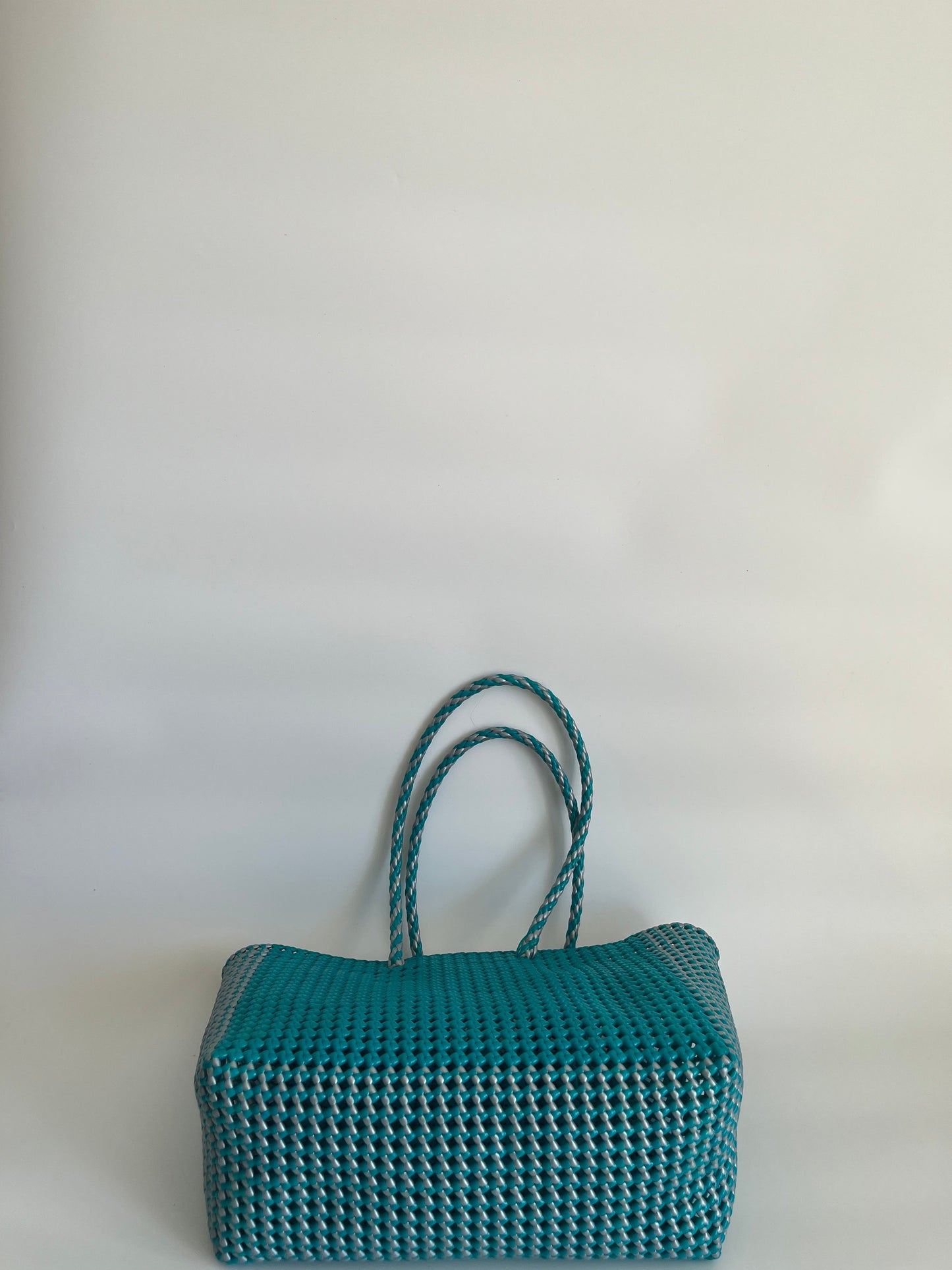N°497L - SAC PANIER TRESSÉ MAIN - GRAND - turquoise & argenté