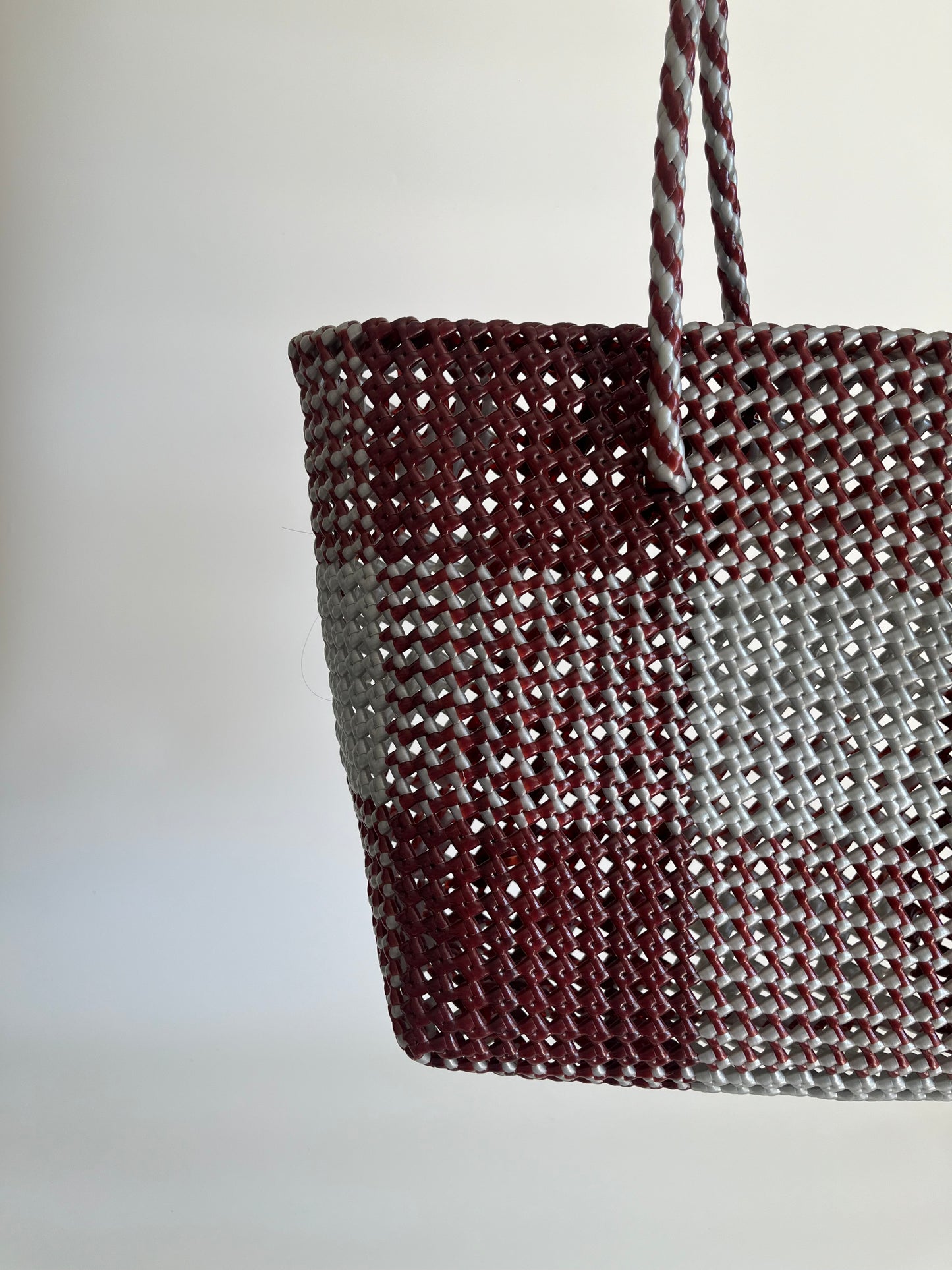 N°498L - SAC CABAS TRESSÉ MAIN - GRAND - bordeaux & argenté