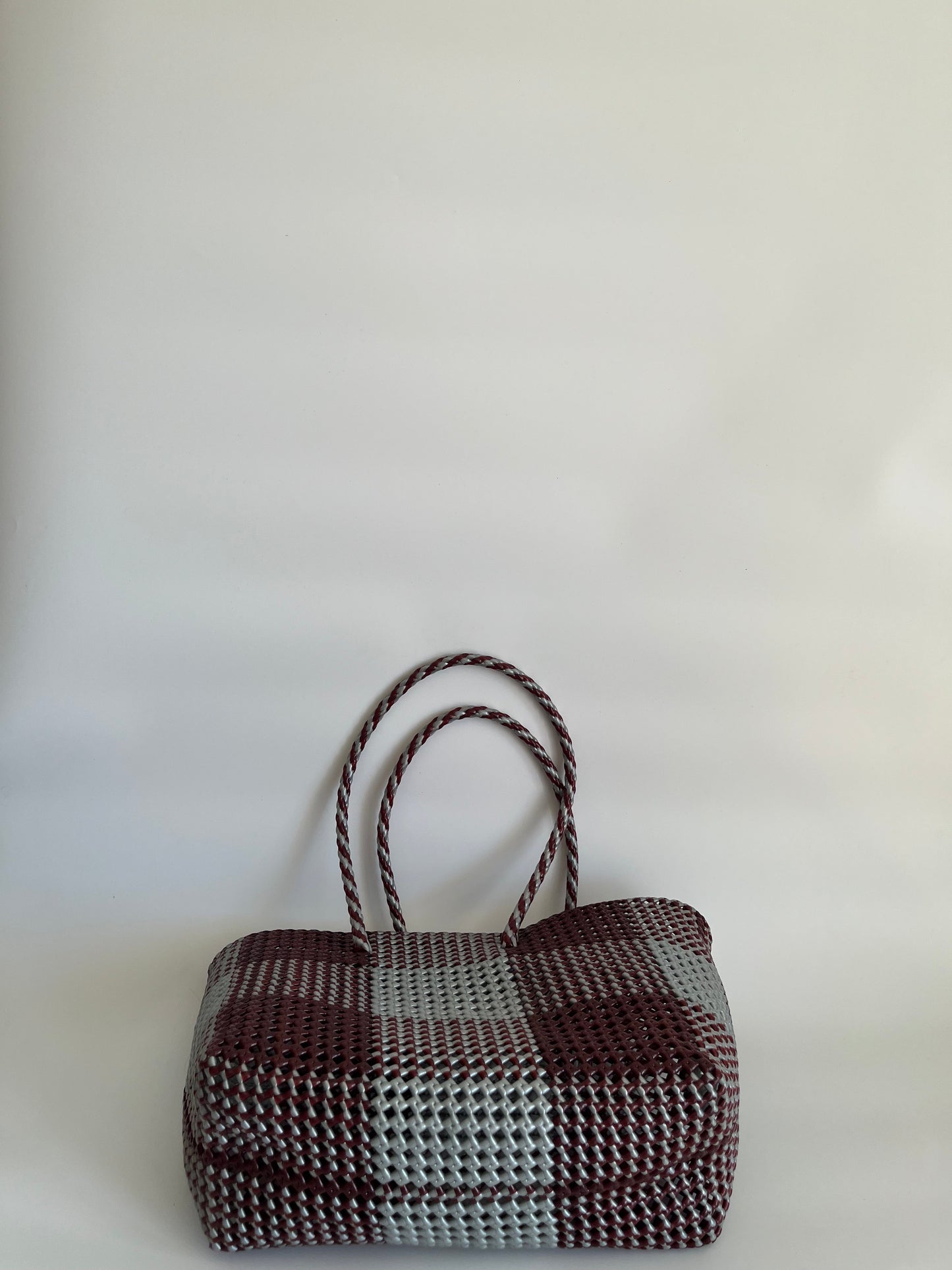 N°498L - SAC PANIER TRESSÉ MAIN - GRAND - bordeaux & argenté