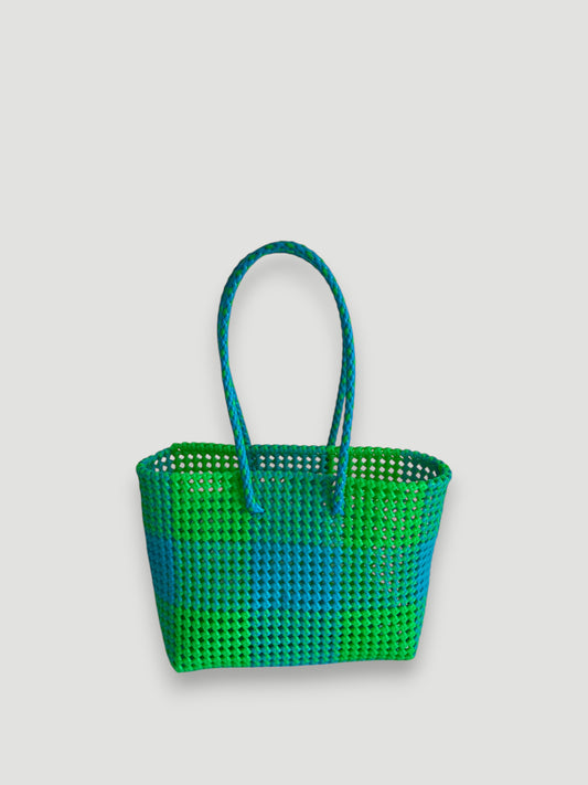 N°220M - SAC PANIER TRESSÉ MAIN - MOYEN - bleu clair & vert fluo