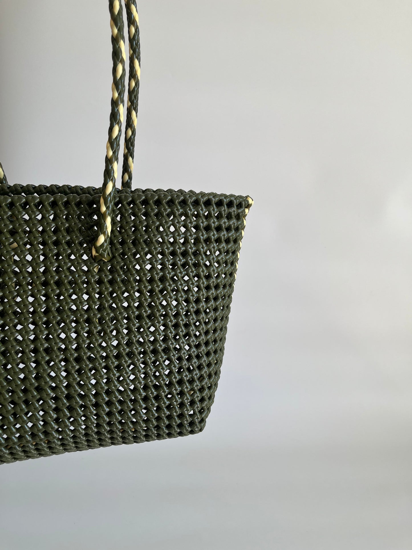 N°45M bis - SAC PANIER TRESSÉ MAIN - MOYEN - kaki & crème