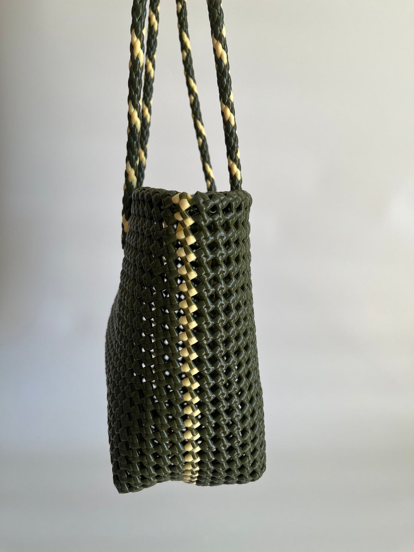 N°45M bis - SAC PANIER TRESSÉ MAIN - MOYEN - kaki & crème