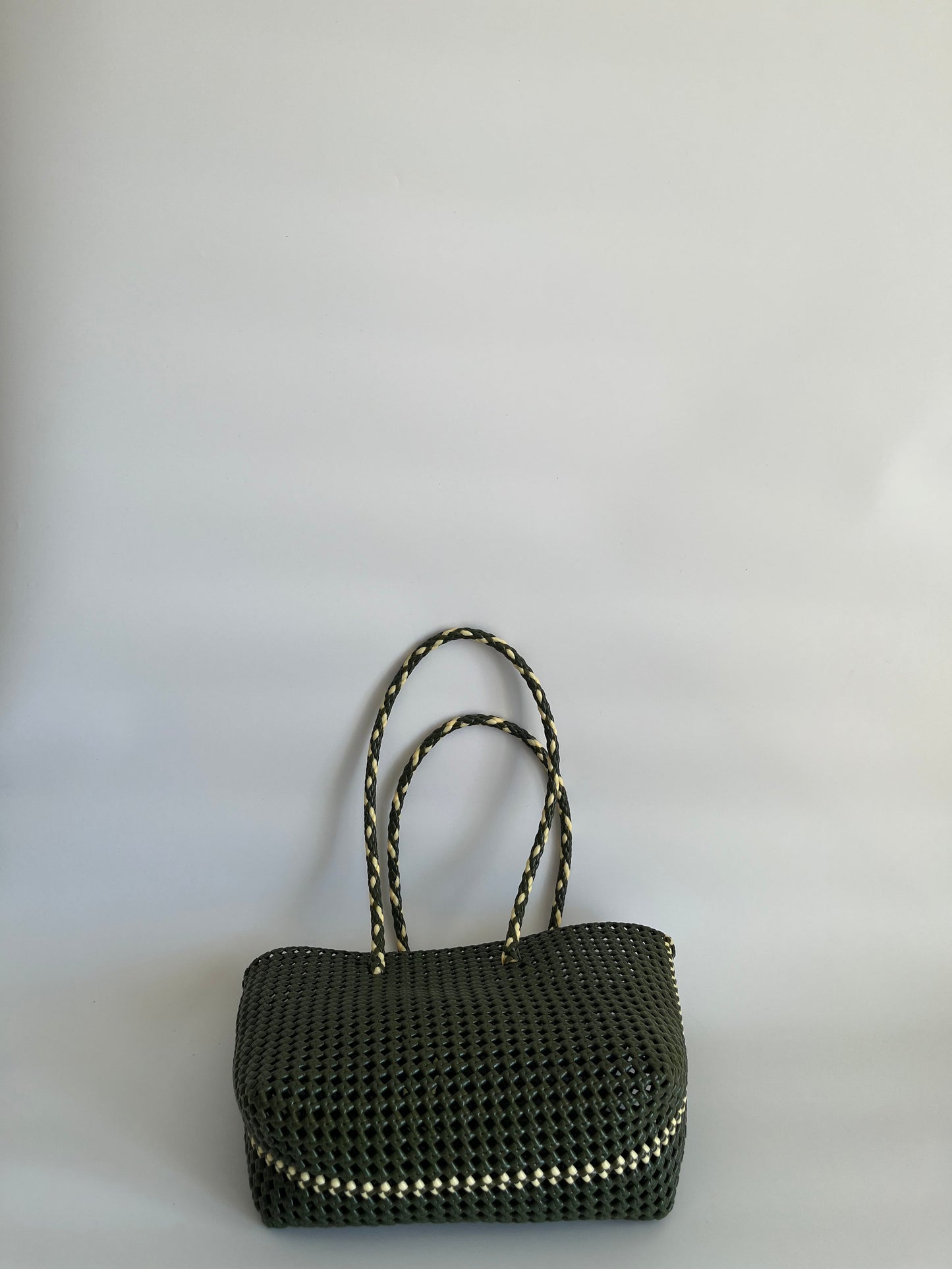 N°45M bis - SAC PANIER TRESSÉ MAIN - MOYEN - kaki & crème