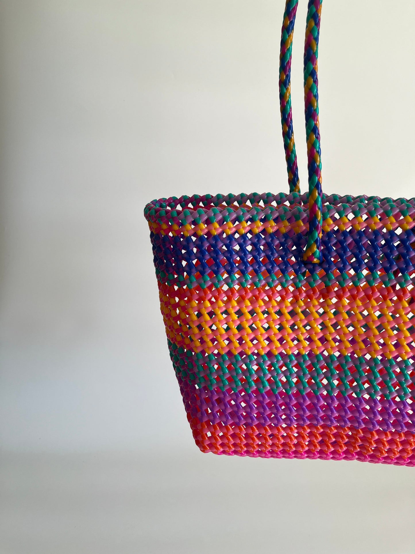 N°499M - SAC PANIER TRESSÉ MAIN - MOYEN - multicolors