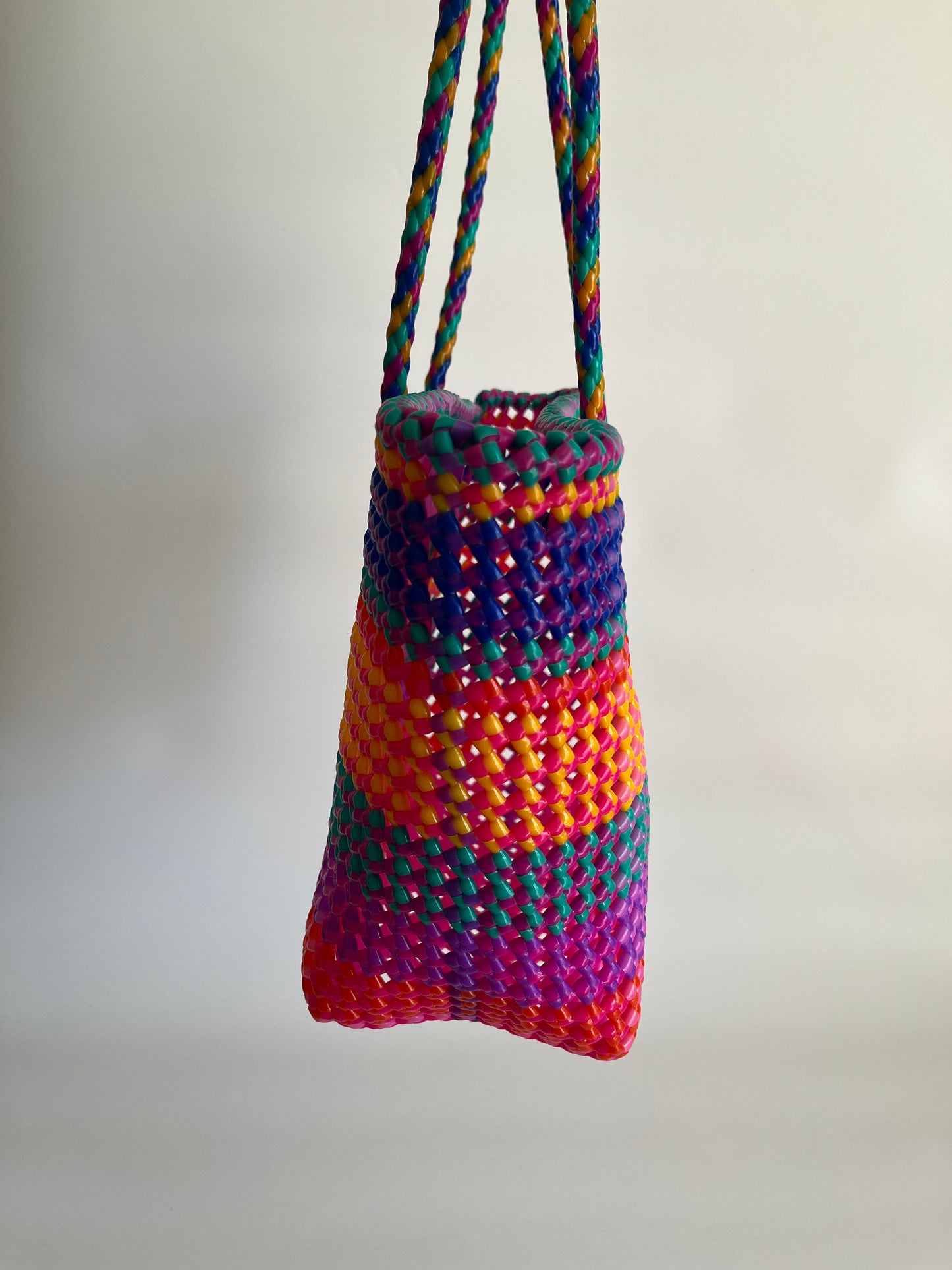 N°499M - SAC PANIER TRESSÉ MAIN - MOYEN - multicolors