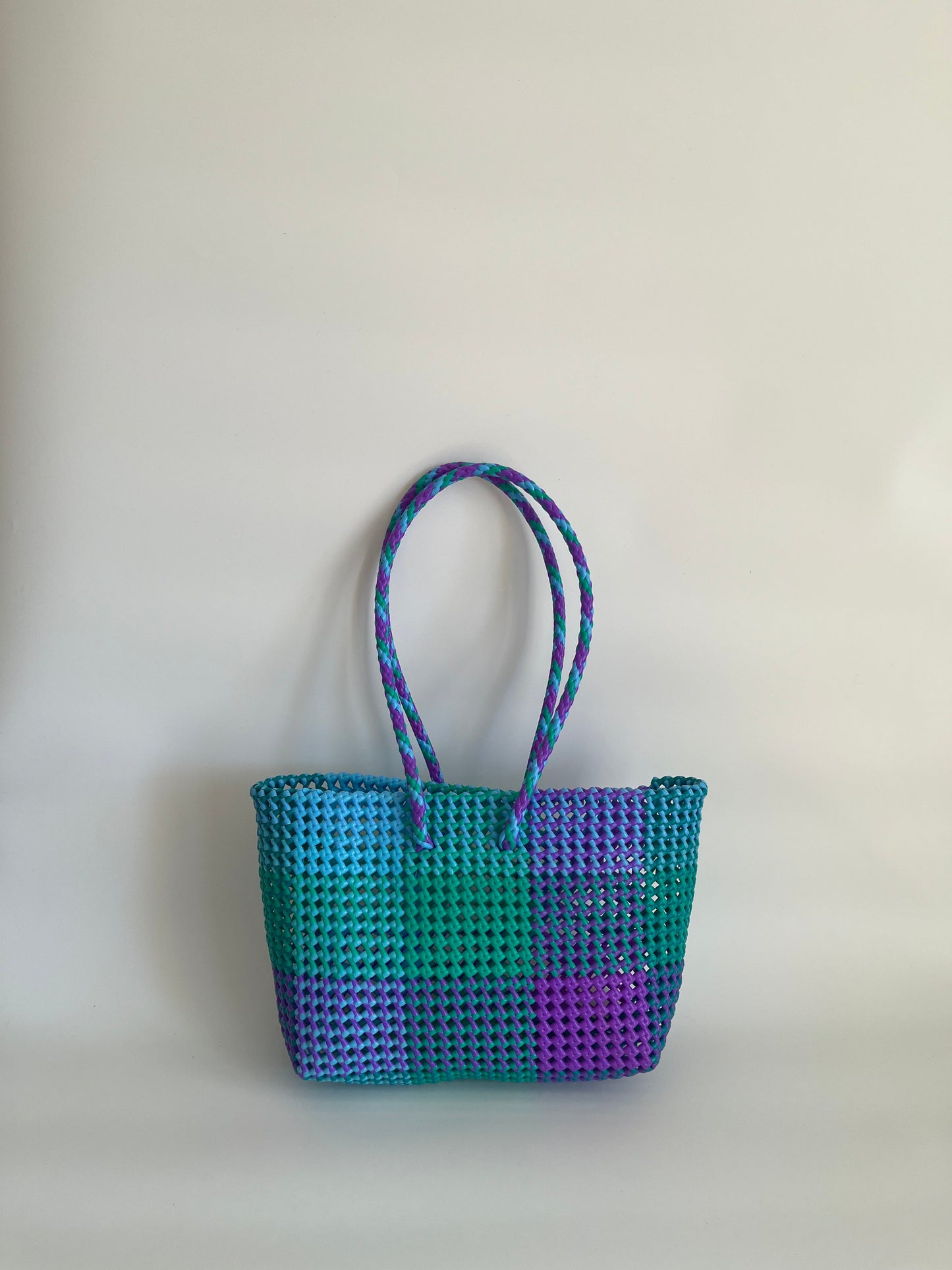 N°500M - SAC PANIER TRESSÉ MAIN - MOYEN - multicolors