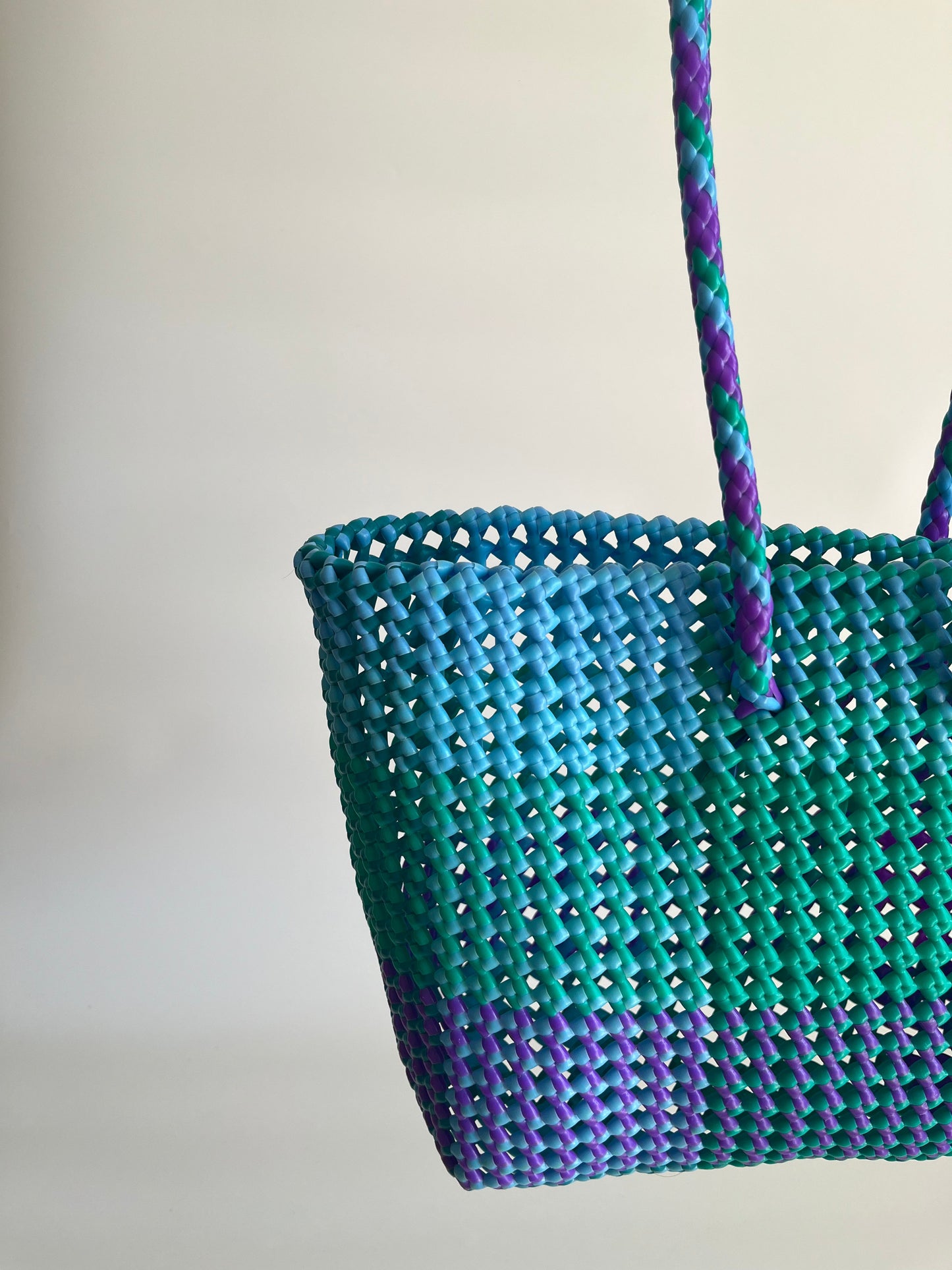 N°500M - SAC PANIER TRESSÉ MAIN - MOYEN - multicolors