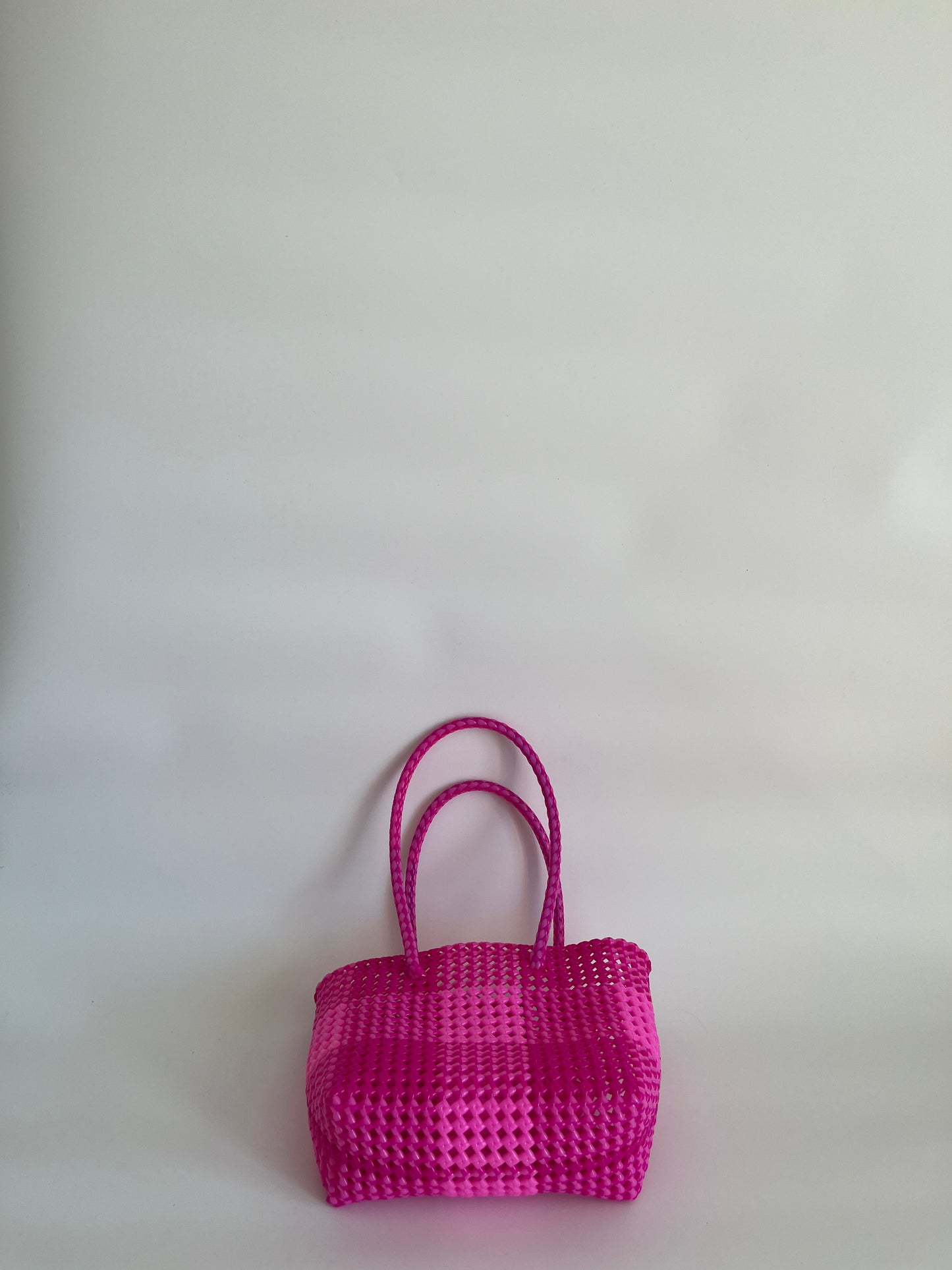 N°26S - SAC PANIER TRESSÉ MAIN - PETIT - rose foncé & rose clair