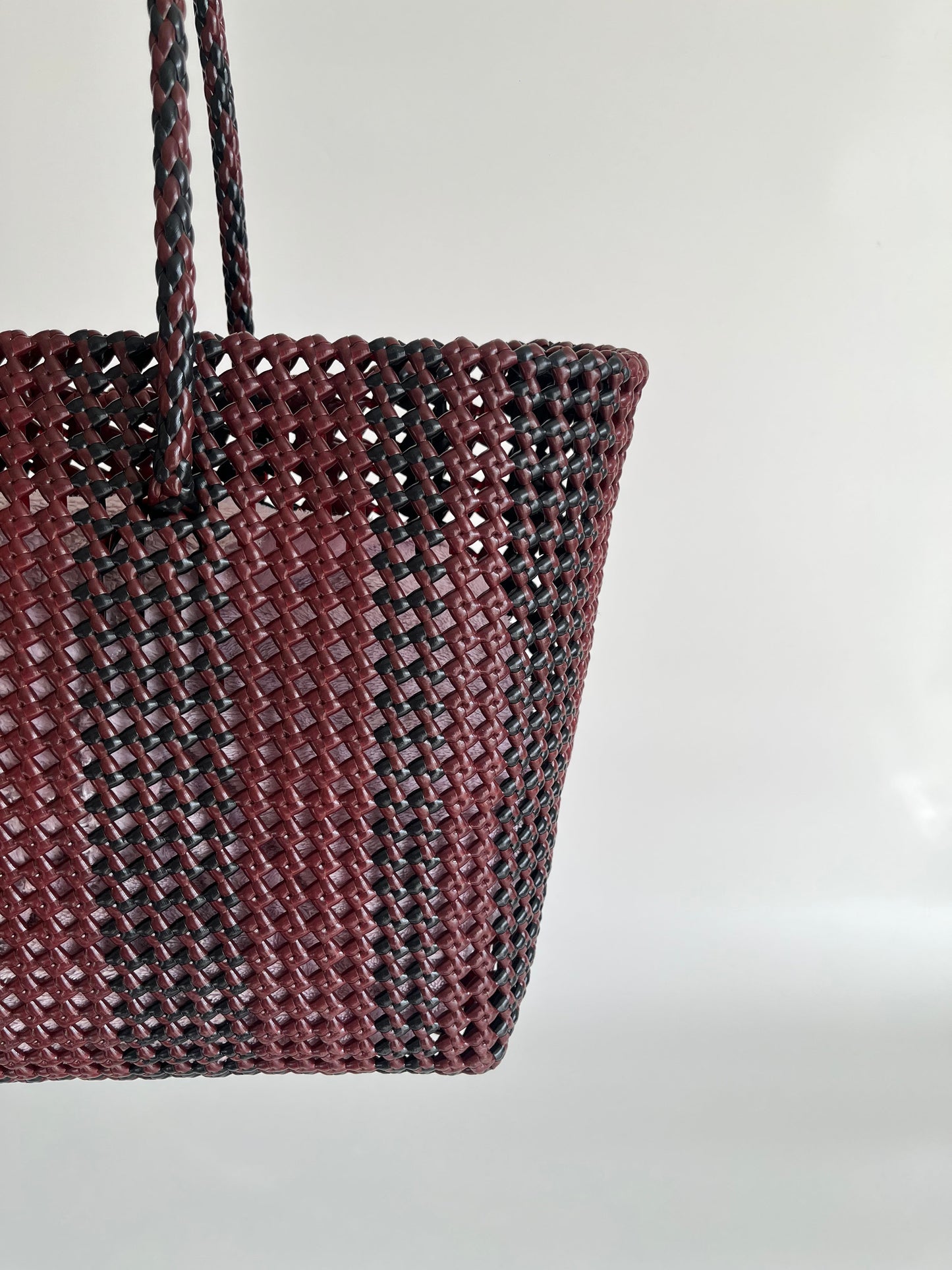 N°505L - SAC PANIER TRESSÉ  MAIN - GRAND - noir & bordeaux