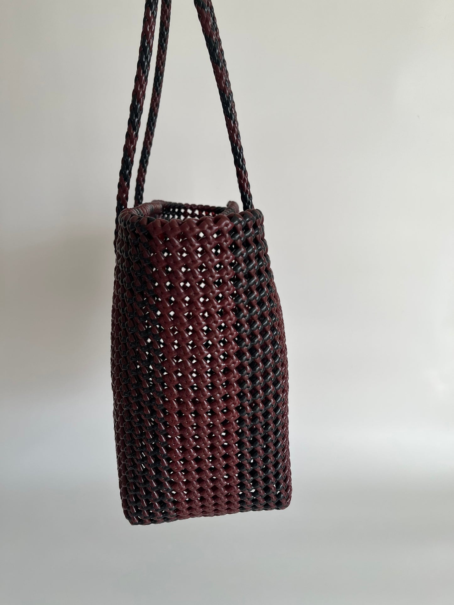 N°505L - SAC PANIER TRESSÉ  MAIN - GRAND - noir & bordeaux