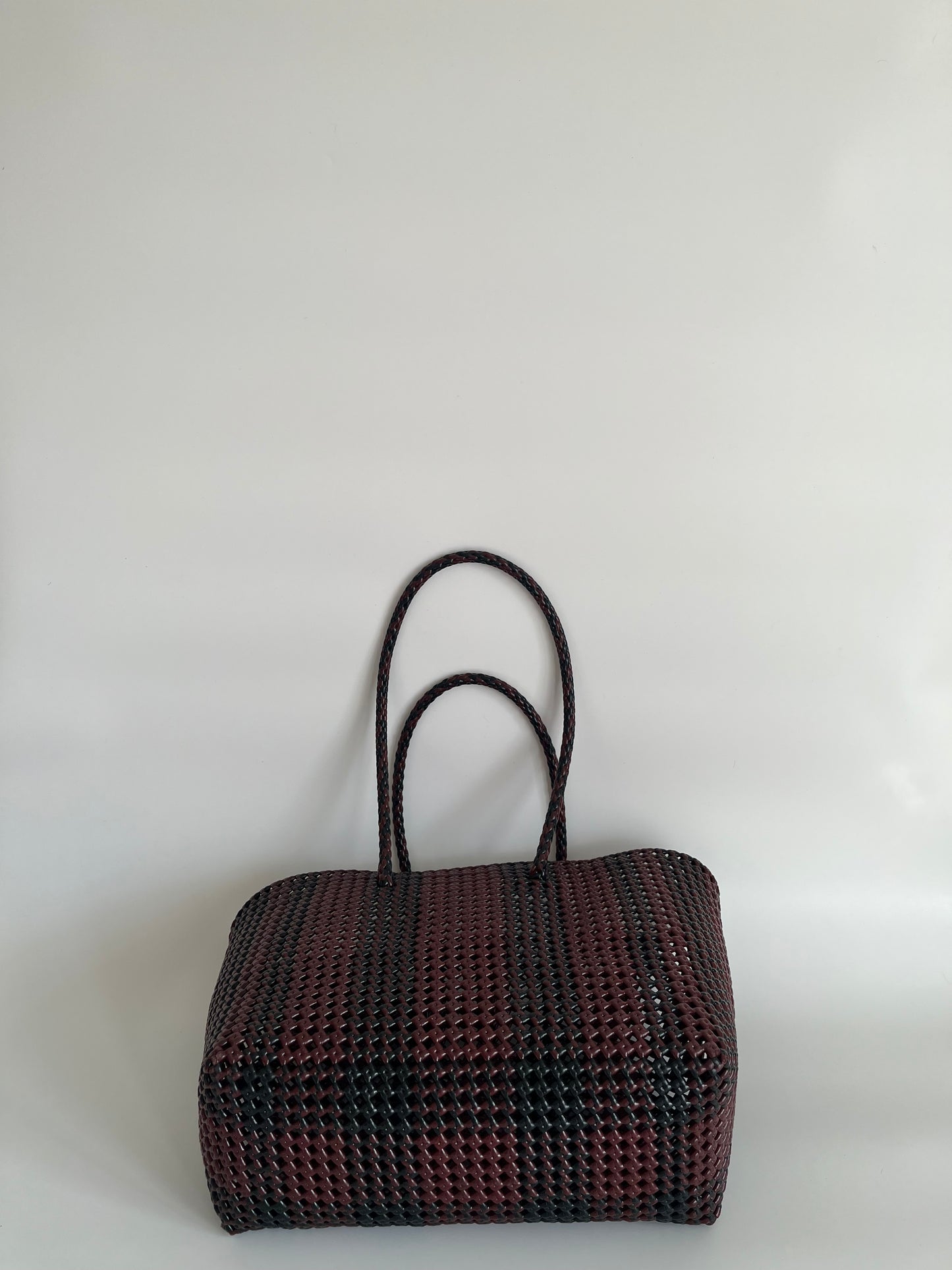 N°505L - SAC PANIER TRESSÉ  MAIN - GRAND - noir & bordeaux