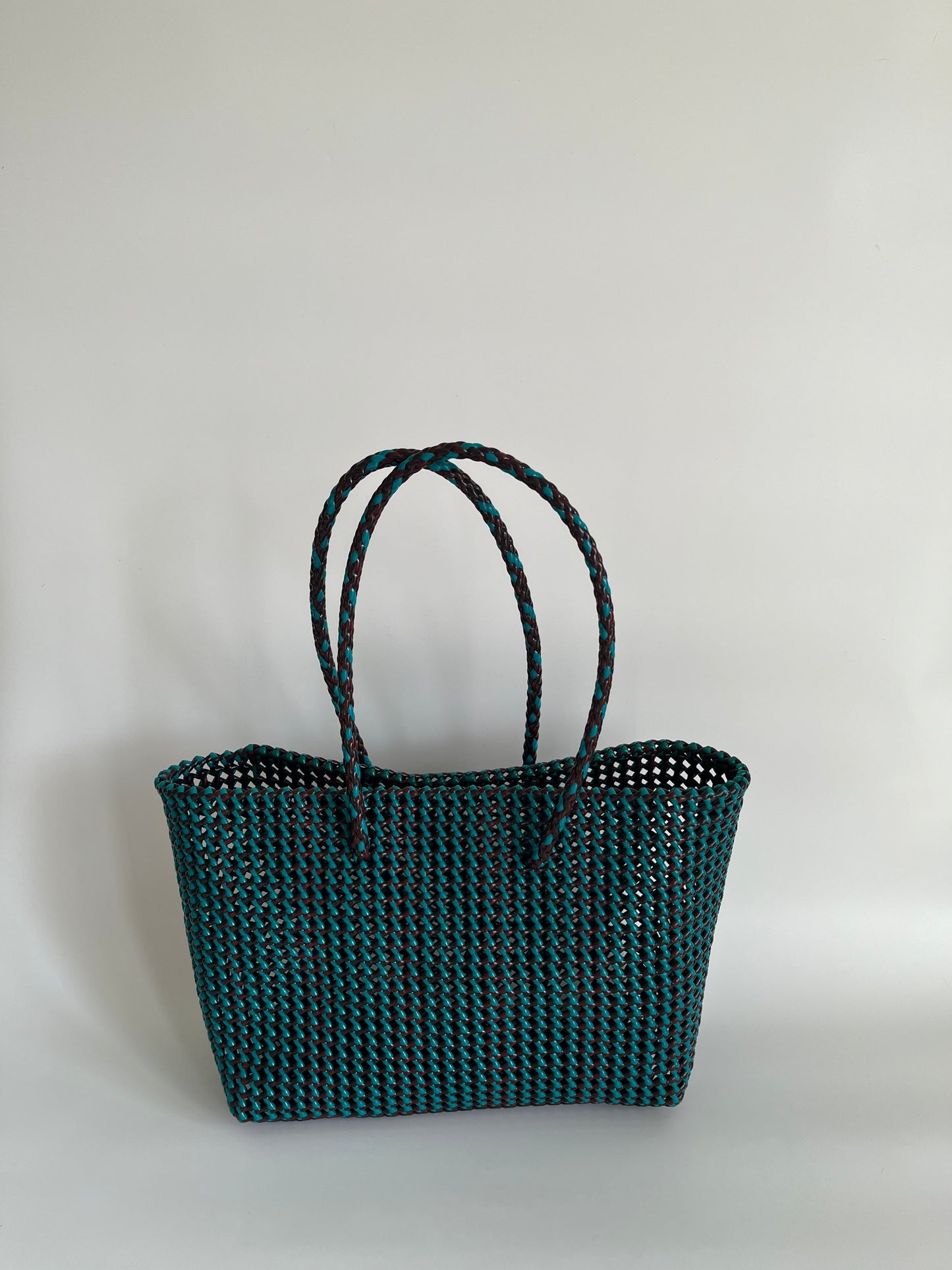 N°306L - SAC PANIER TRESSÉ MAIN - GRAND - multicolors