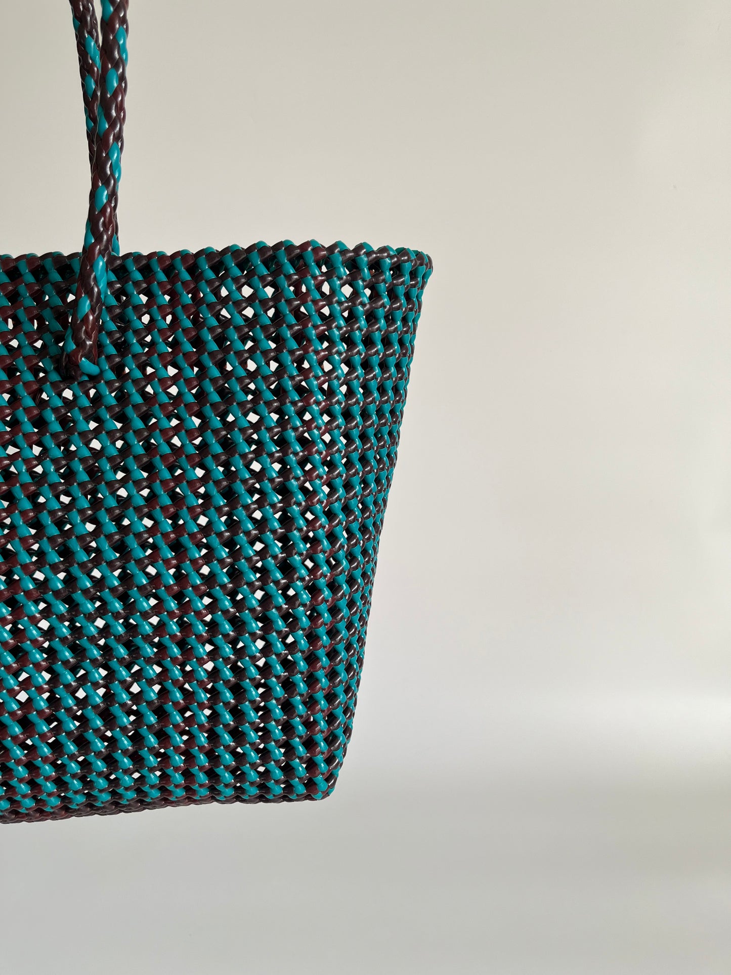 N°306L - SAC PANIER TRESSÉ MAIN - GRAND - multicolors