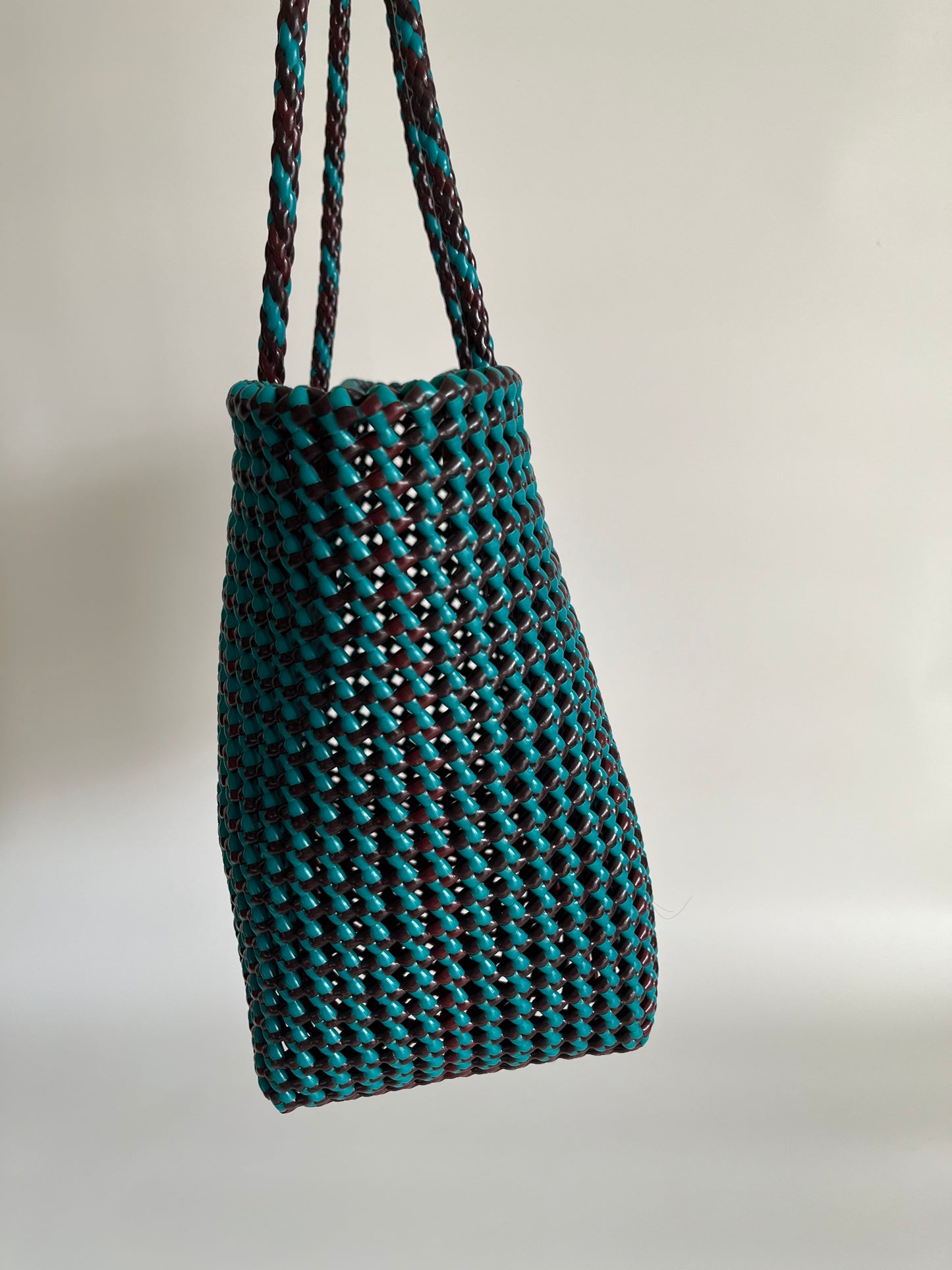 N°306L - SAC PANIER TRESSÉ MAIN - GRAND - multicolors